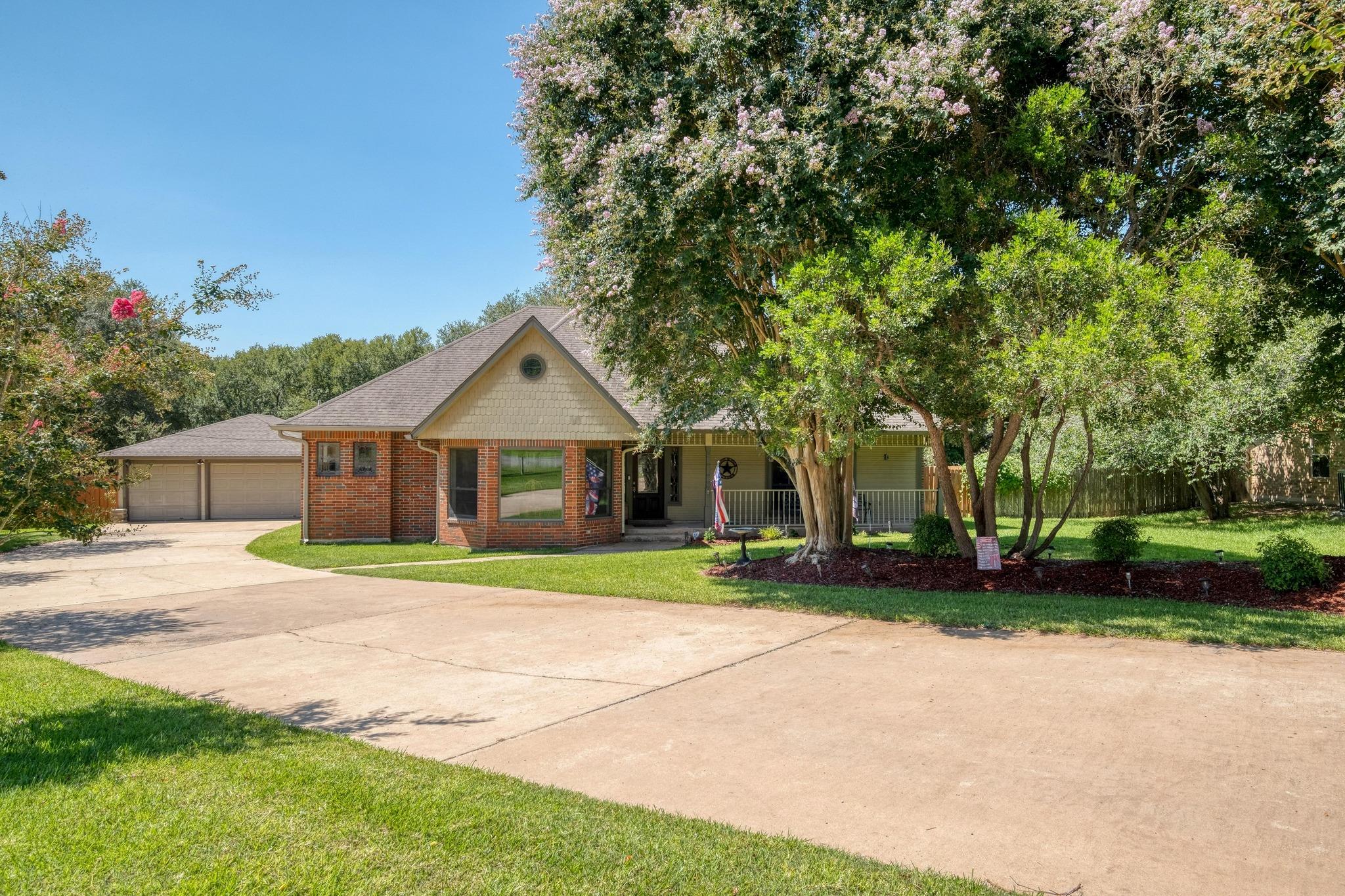 170 Oak Creek CIR Luling Texas United States, for Sale, residential,  , Link Realty, LLC