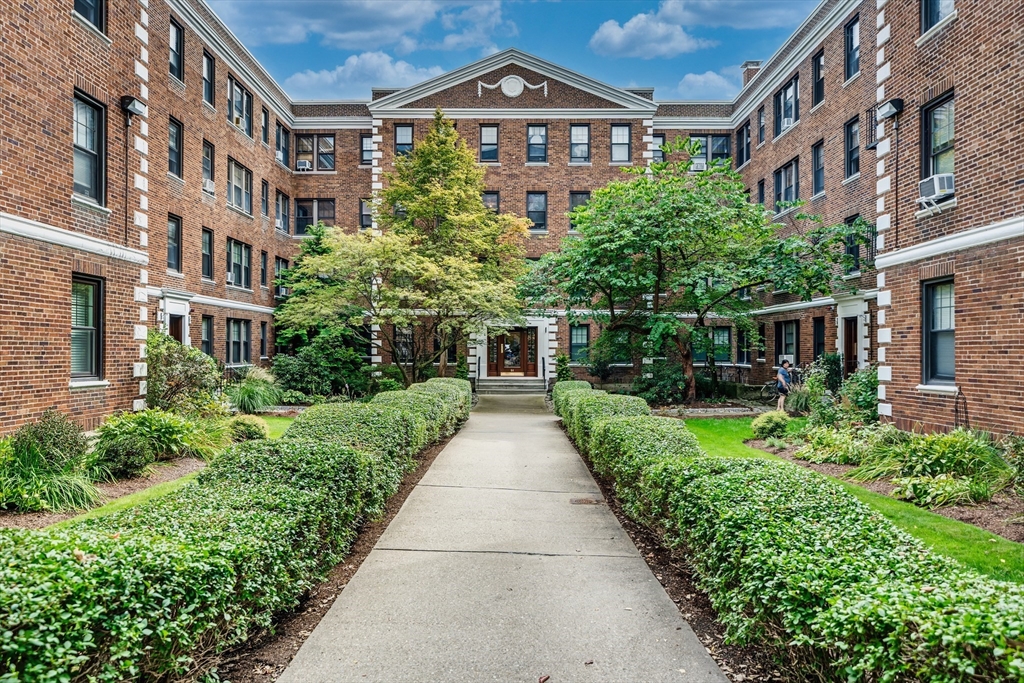 62 Queensberry St  UNIT 204 Boston Massachusetts United States, for Sale, residential, Darcy Bento, South Boston  Realtor Bento Real Estate Group, Bento Real Estate Group, Inc.