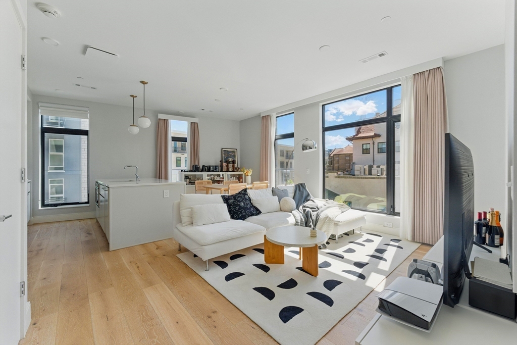 191 Washington St  UNIT 524 Boston Massachusetts United States, for Sale, residential, Darcy Bento, South Boston  Realtor Bento Real Estate Group, Bento Real Estate Group, Inc.