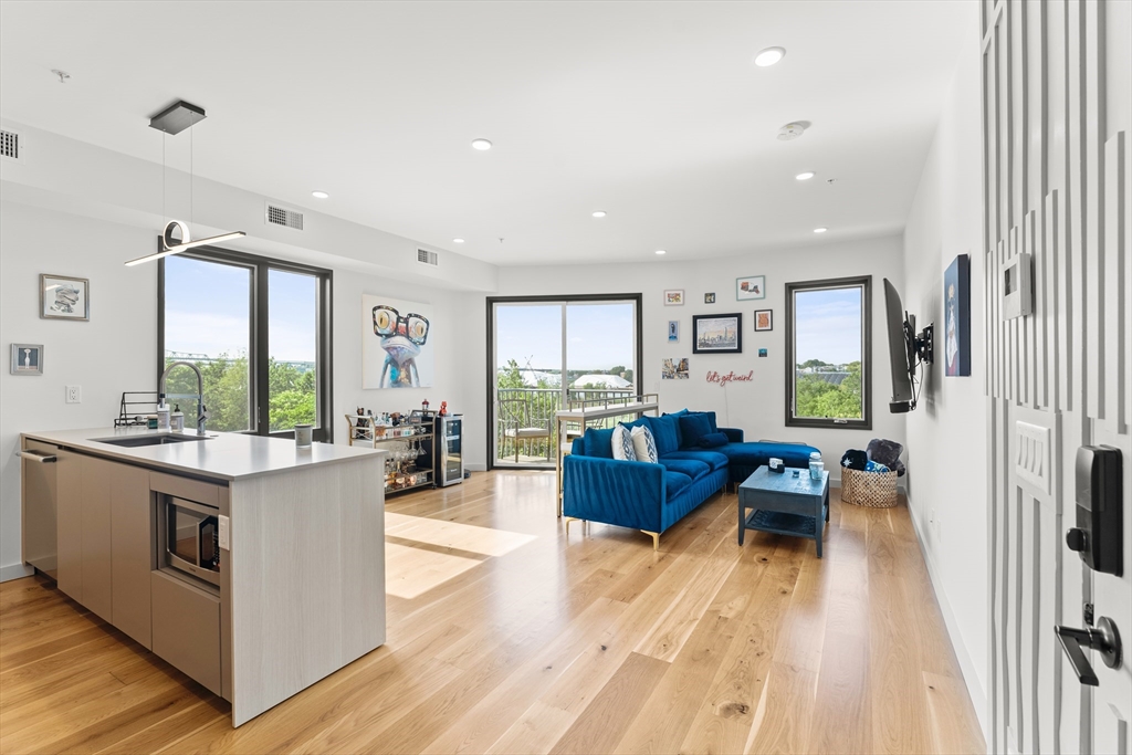 191 Condor St  UNIT 9 Boston Massachusetts United States, for Sale, residential, Darcy Bento, South Boston  Realtor Bento Real Estate Group, Bento Real Estate Group, Inc.