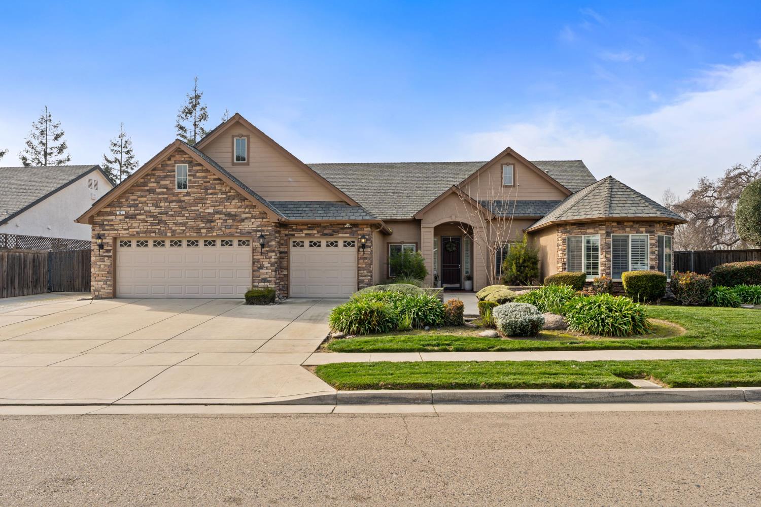 321 N Preston Street Visalia California United States, for Sale, residential, Alex  Sandoval , Point Guard Realty