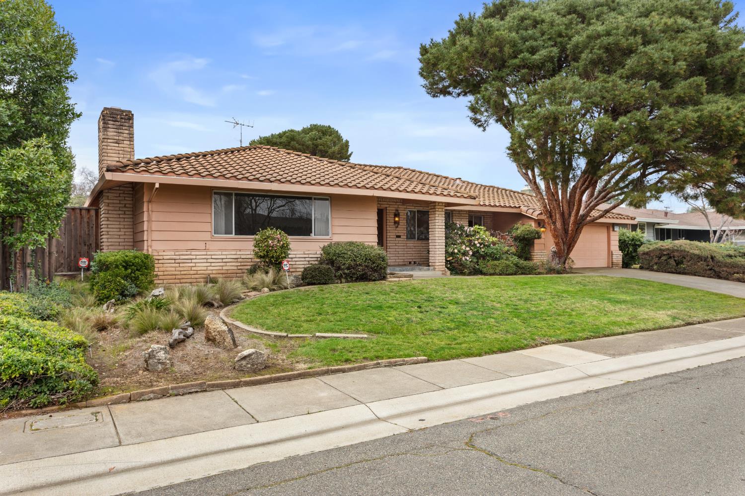 6140 Holstein Way Sacramento California United States, for Sale, residential,  , SacHomes Realty Group