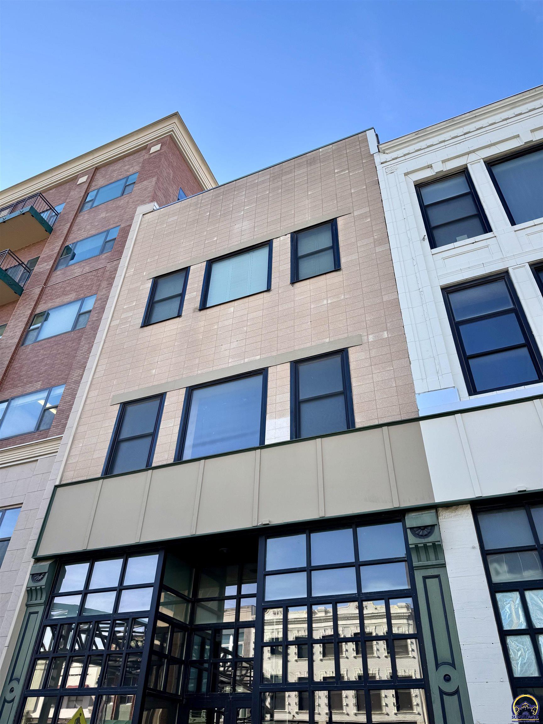 709 S Kansas AVE  APT Unit #306 Topeka Kansas United States, for Sale, residential, Rod Seel, Kirk and Cobb Realtors Inc.