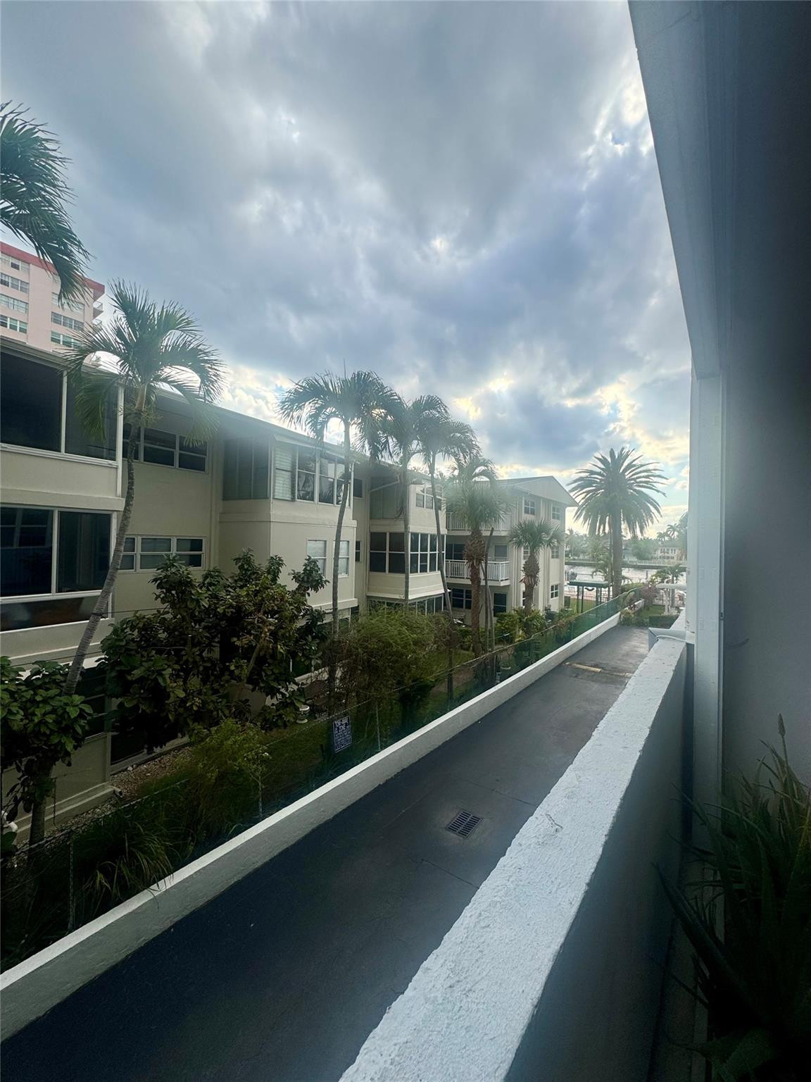 3113 S Ocean Drive APT 209 Hallandale Beach Florida United States, for Sale, residential, Lisa Feltrinelli, Incom Subscriber Office