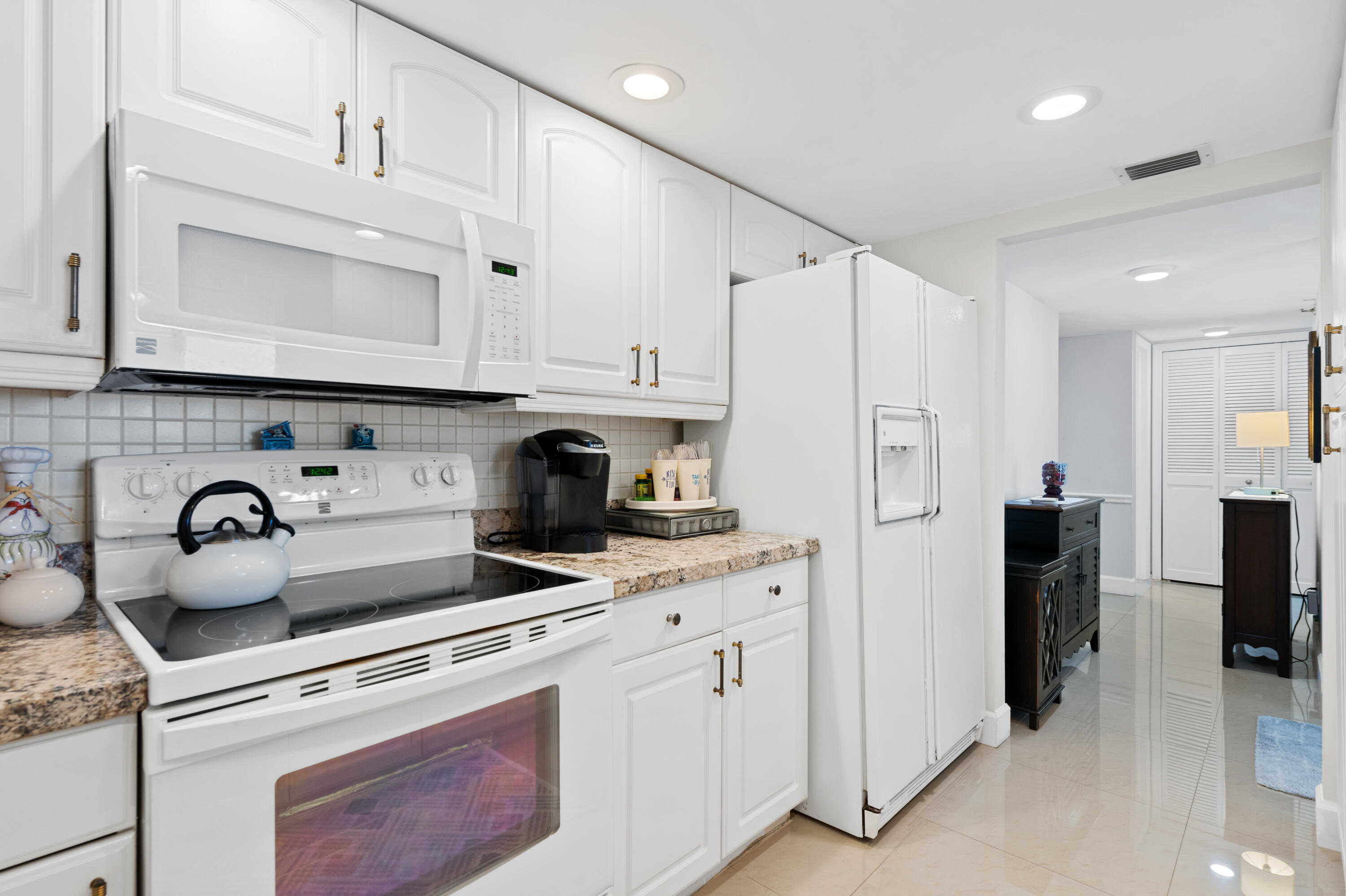 899 Jeffery Street APT 301 Boca Raton Florida United States, for Sale, residential, Lisa Feltrinelli, Incom Subscriber Office