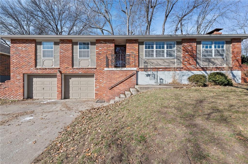 2724 Queen Ridge Drive Independence Missouri United States, for Sale, residential,  , Juncture Real Estate