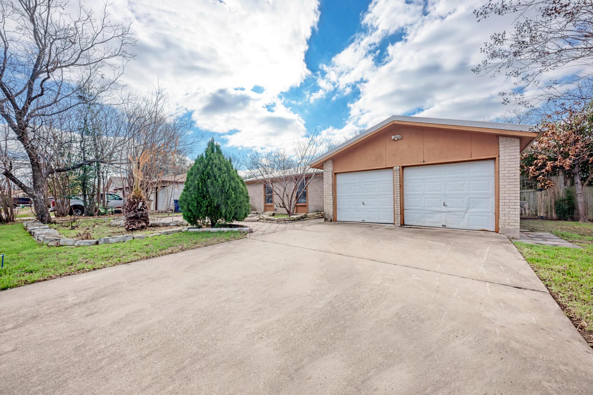 1307 Meadgreen DR Austin Texas United States, for Sale, residential, Jessica Dodge, All City Real Estate, Ltd. Co.