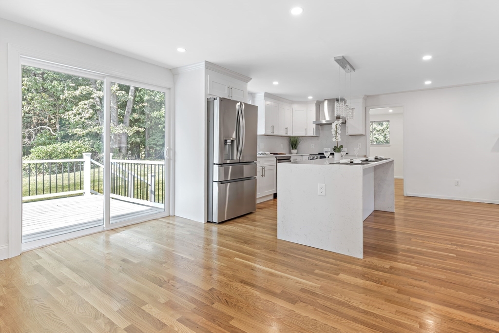 32 Lyman Rd Framingham Massachusetts United States, Sale Pending, residential,  , Media Realty Group Inc.