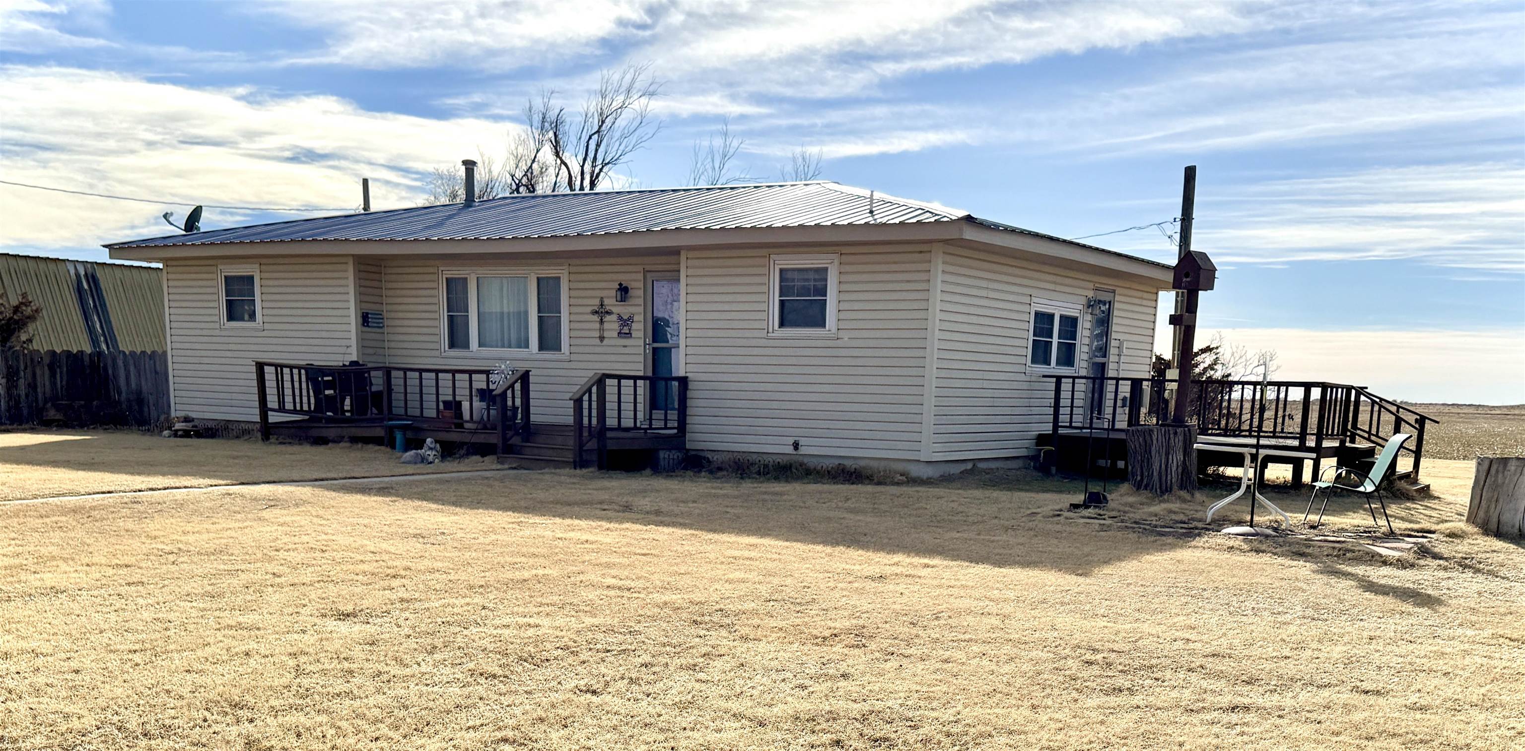 4733 Road E Hooker Oklahoma United States, Sale Pending, residential,  , Herbel Real Estate LLC