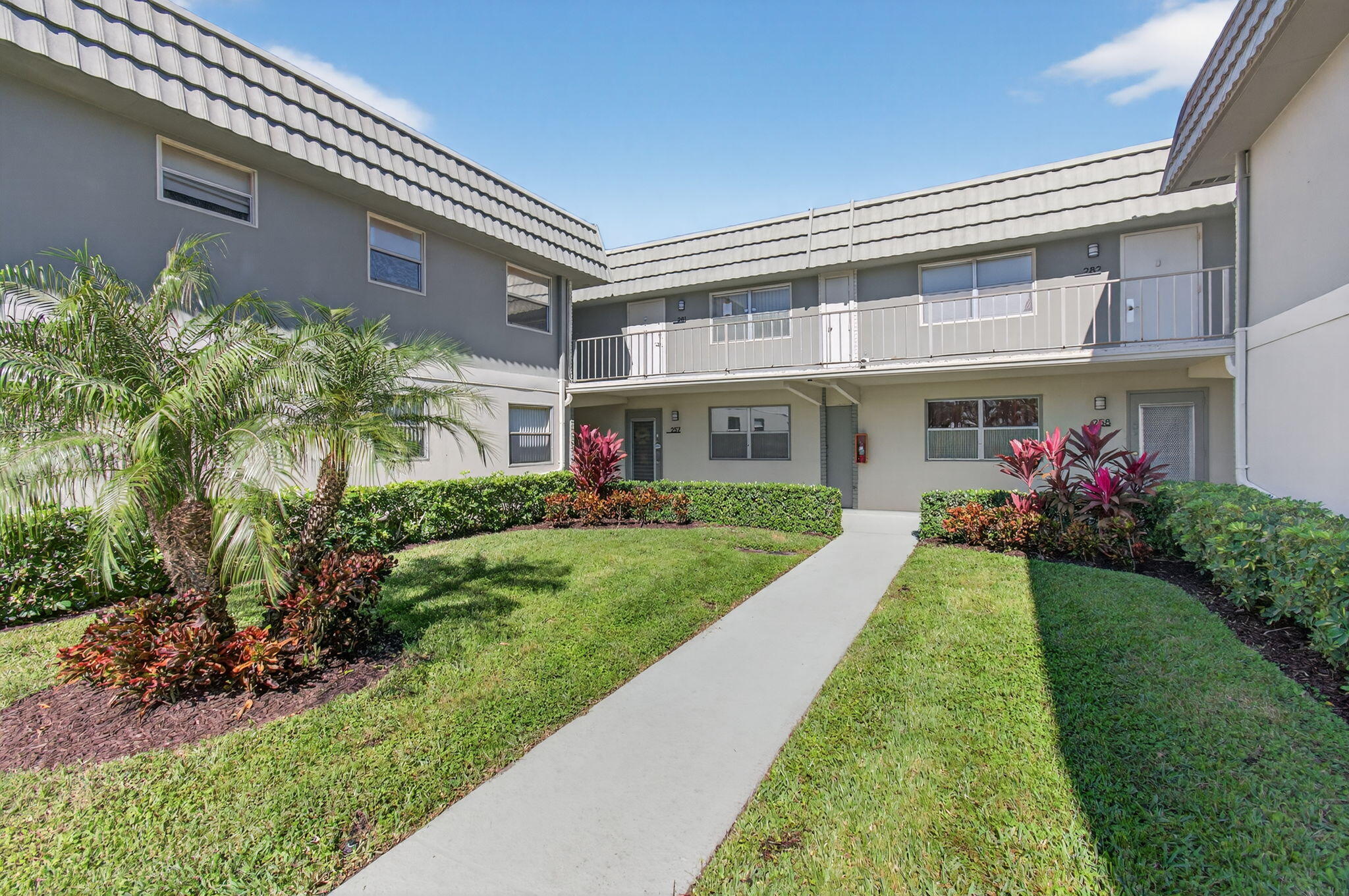 256 Flanders F Delray Beach Florida United States, for Sale, residential, Arlene   Toolsie  , Re/Max Direct