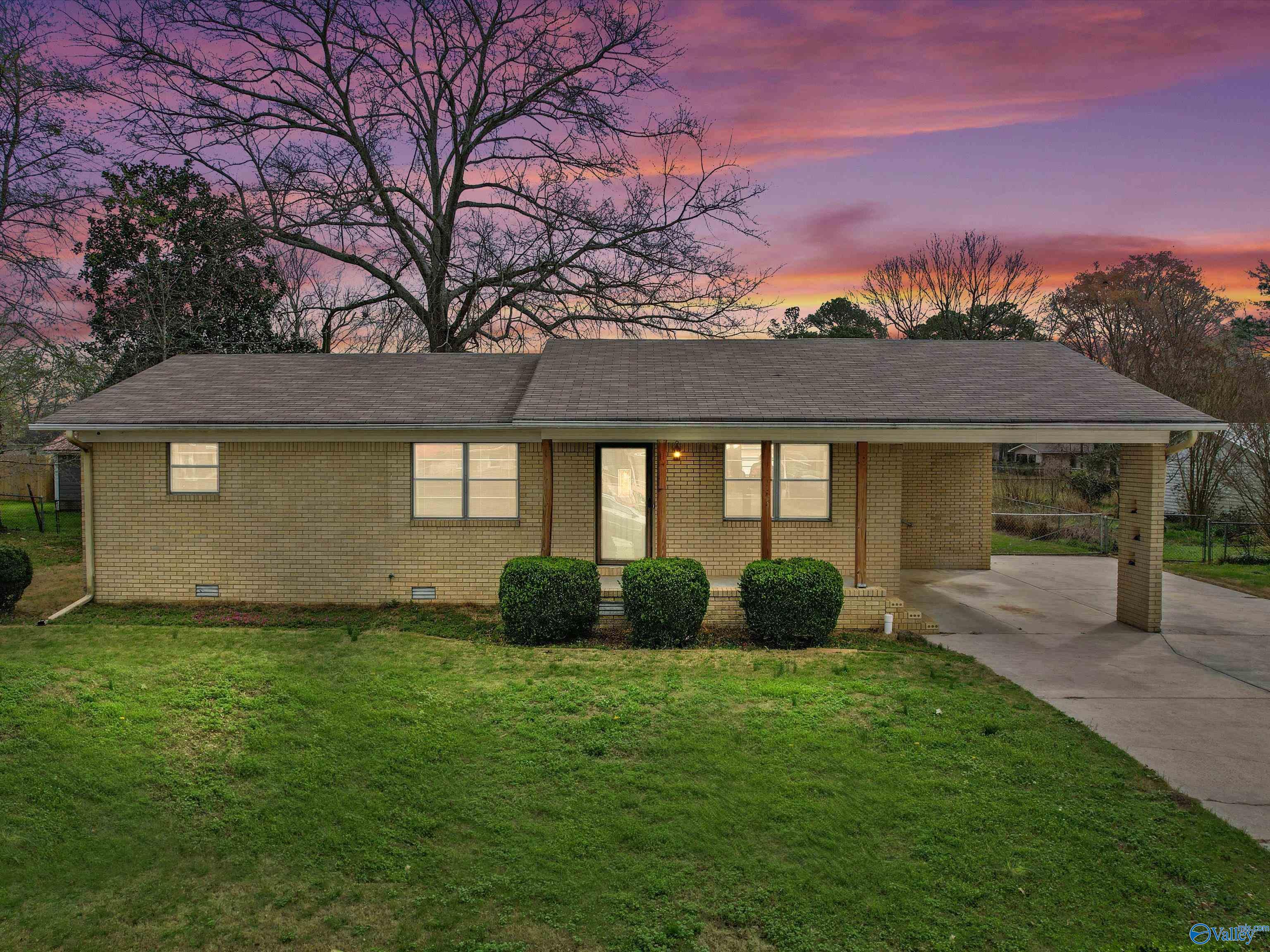 906 SW Cooper Lane Hartselle Alabama United States, for Sale, residential,  , Down Home Real Estate llc