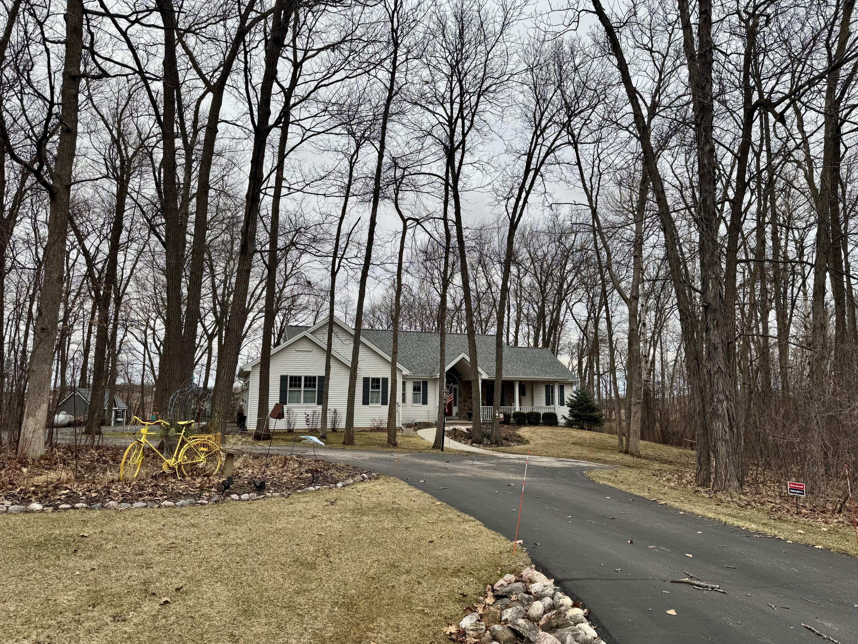 W2545 Blackberry Dr Mount Calvary Wisconsin United States, Sale Pending, residential,  , Roberts Homes and Real Estate