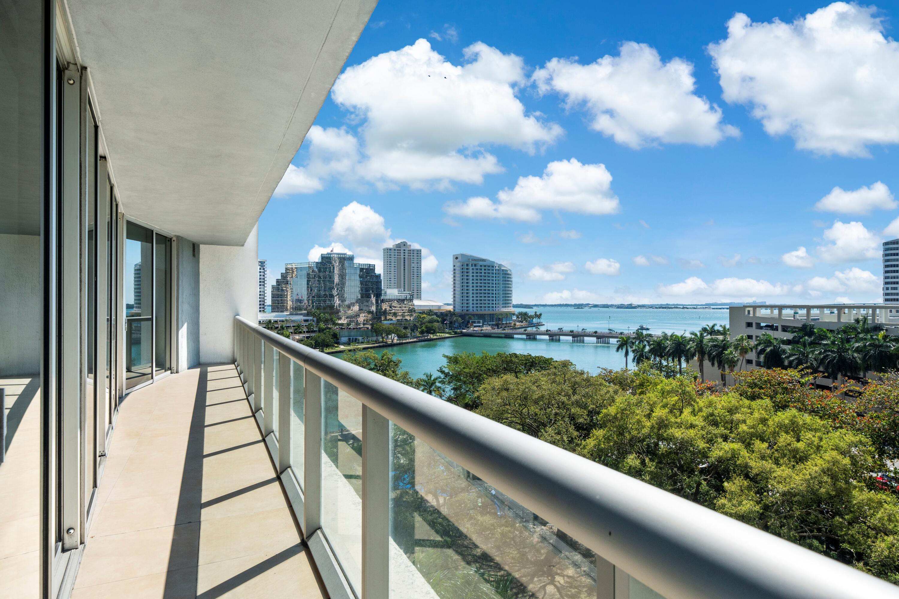 495 Brickell Avenue APT 811 Miami Florida United States, for Sale, residential, Isabella Anderson, Incom Example Office