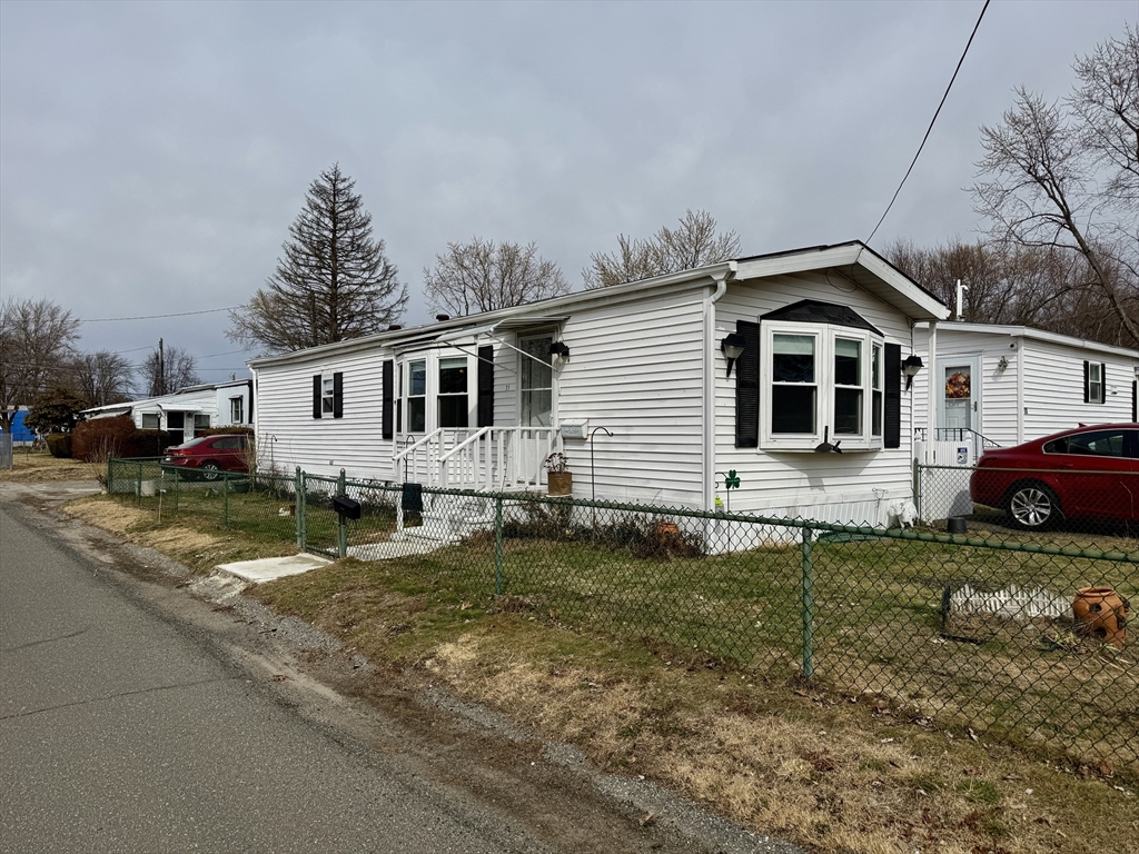 31 Mobile Home Way Springfield Massachusetts United States, Sale Pending, residential,  , Media Realty Group Inc.