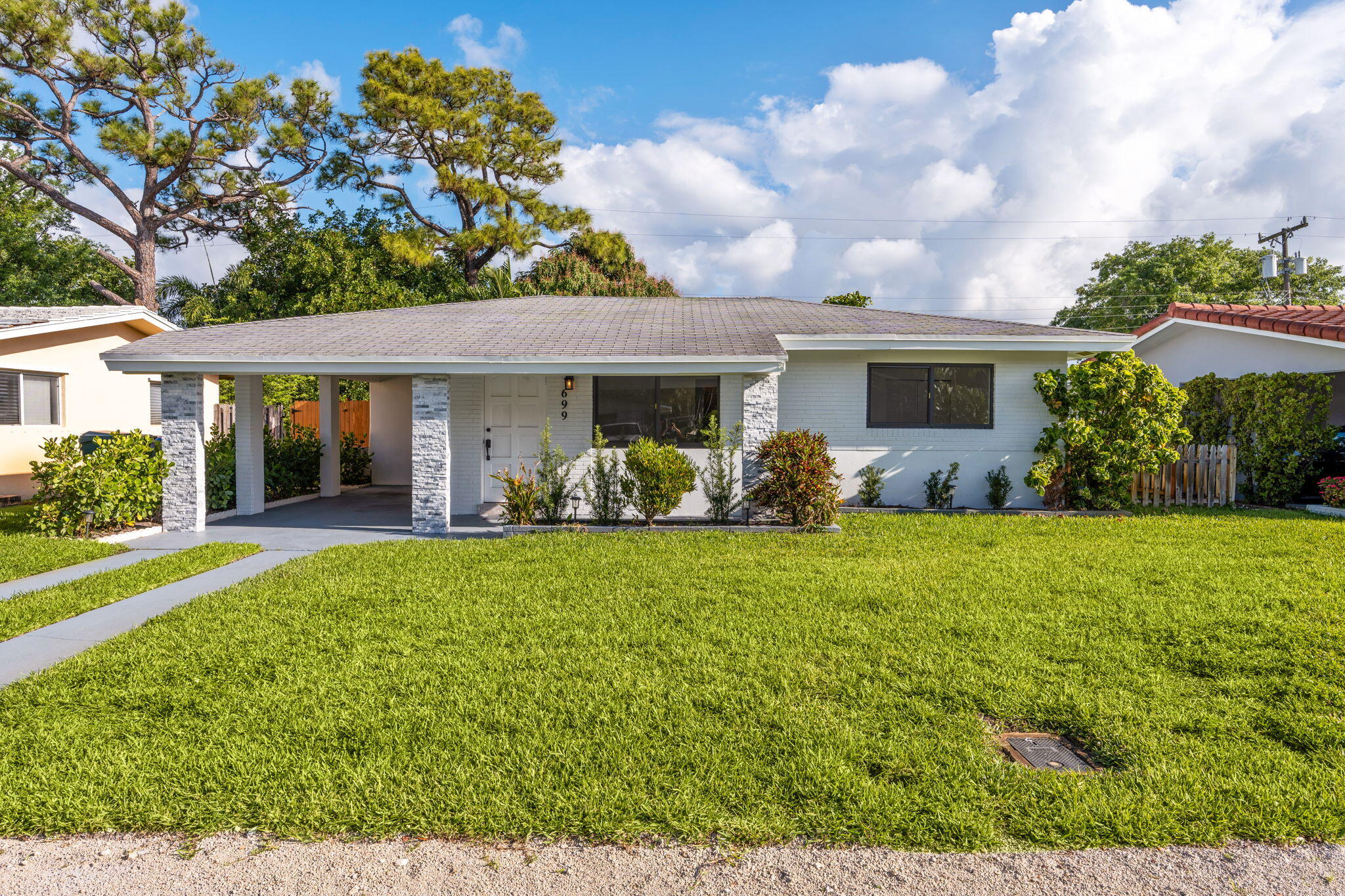 699 NE 40th Street Oakland Park Florida United States, for Sale, residential, Jonathan BJ Hayes, Real Broker LLC