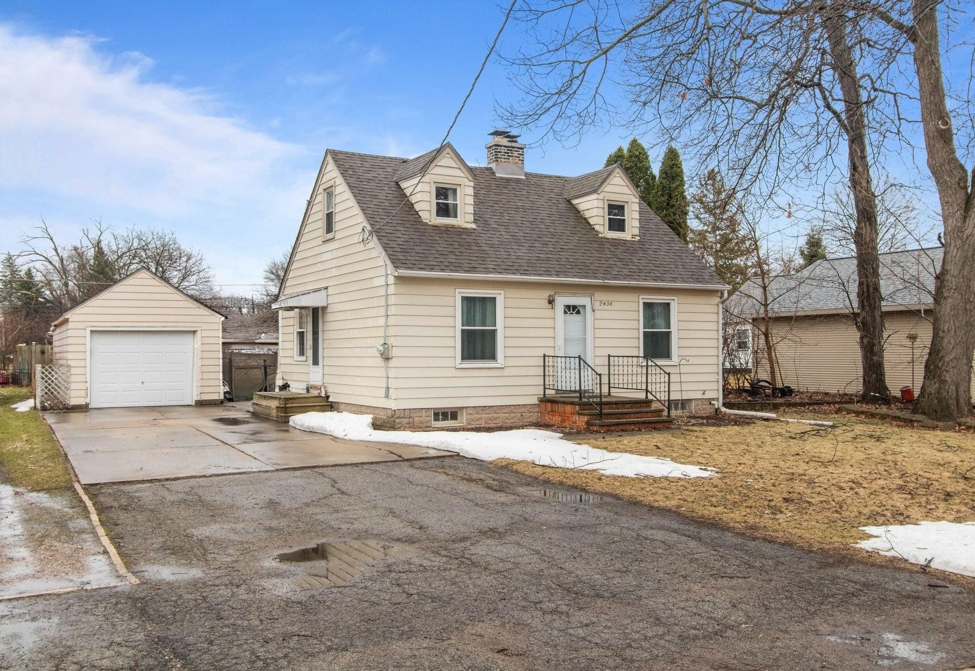 2436 HICKORY Lane Appleton Wisconsin United States, for Sale, residential,  , Fireside Realty LLC