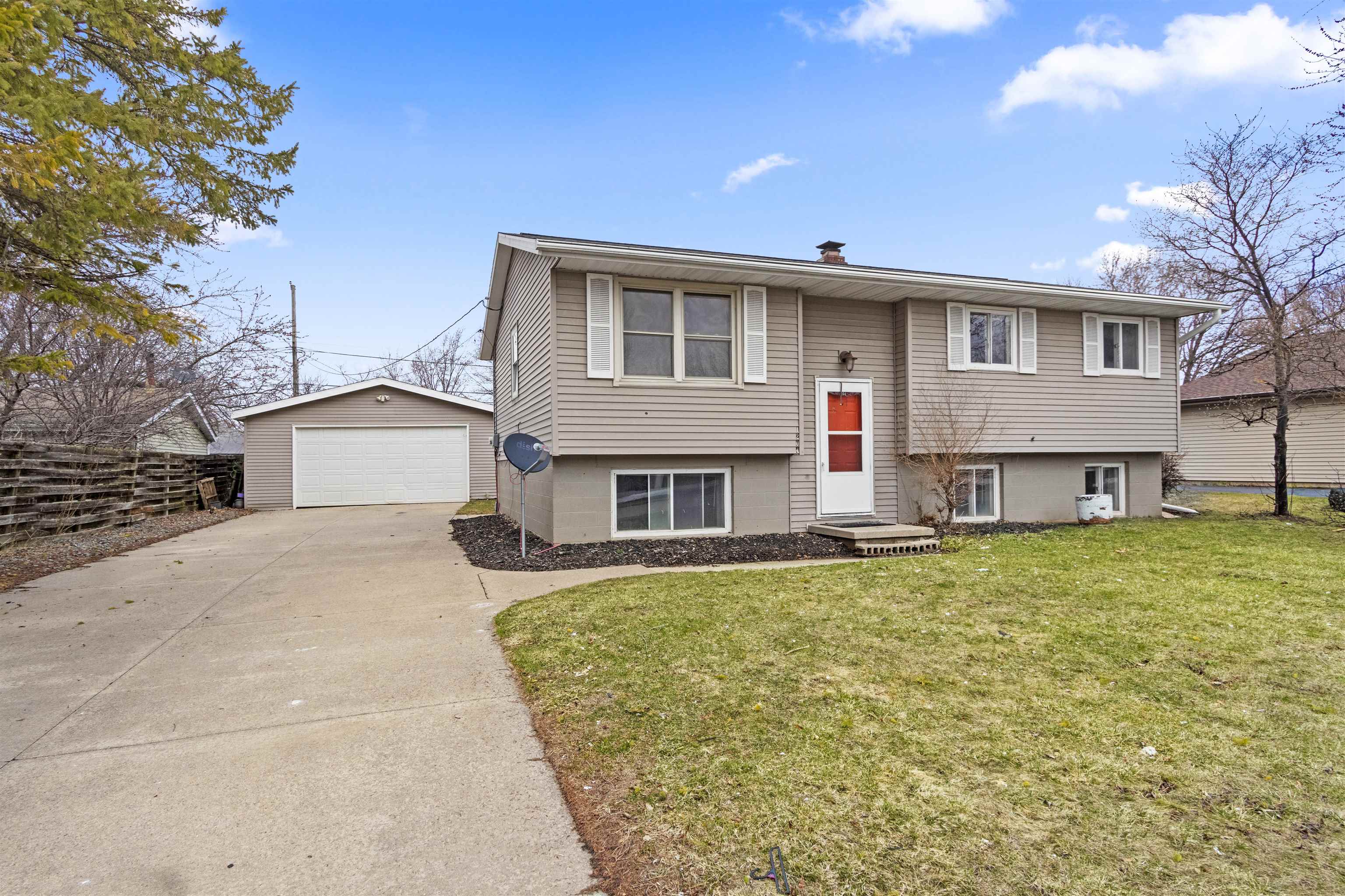 1204 E PARK HILLS Drive Appleton Wisconsin United States, for Sale, residential,  , Fireside Realty LLC