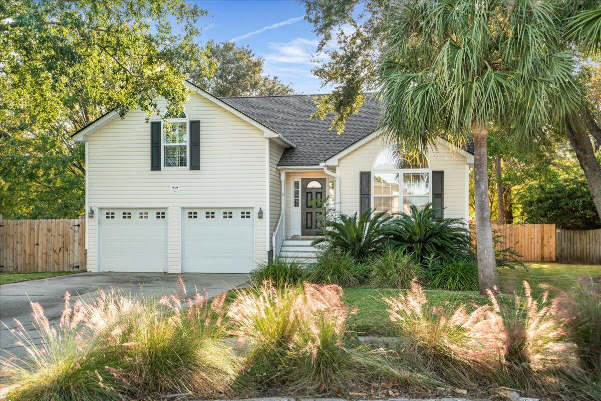 939 Clearspring Drive Charleston South Carolina United States, for Sale, residential, Bobbie  Rose, Keller Williams Realty Charleston/West Ashley
