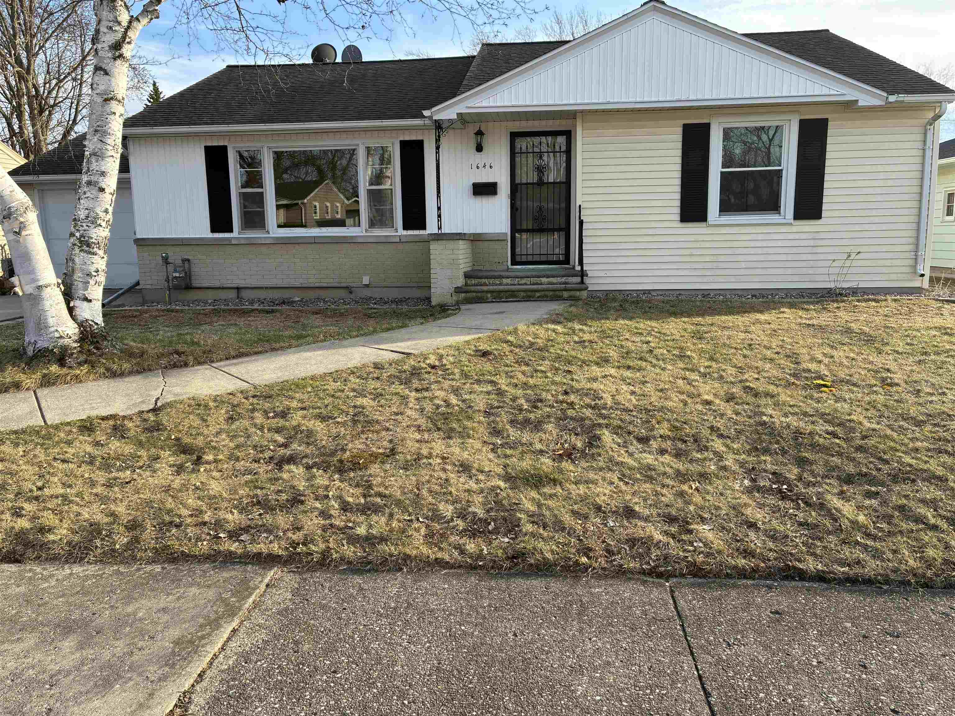 1646 LORETTA Lane Green Bay Wisconsin United States, for Sale, residential,  , Fireside Realty LLC