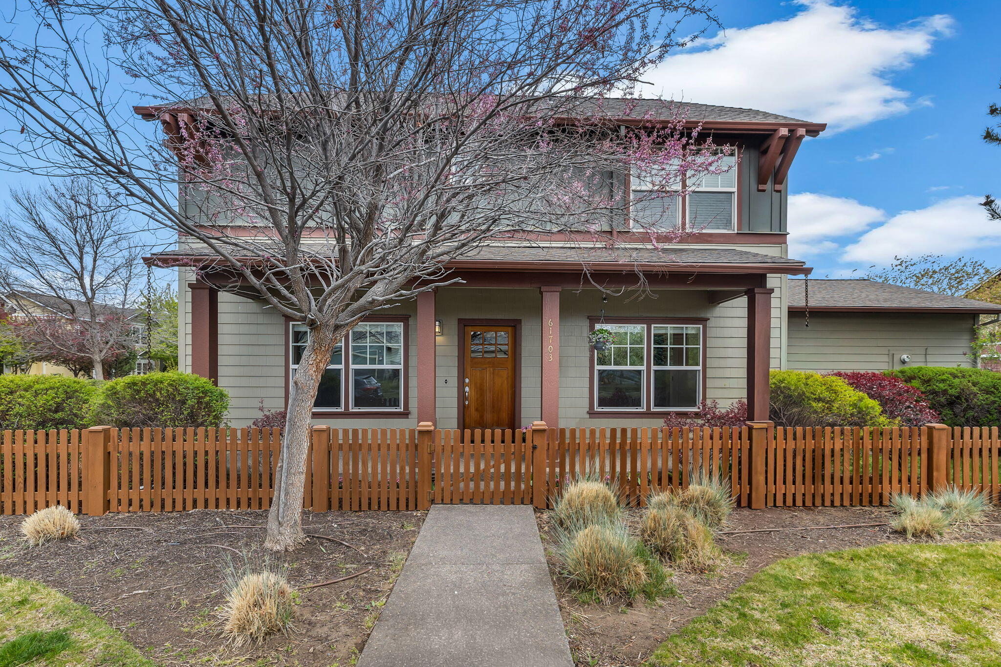 61703 Tulip Way Bend Oregon United States, for Sale, residential, Corey Hanson, Real Broker