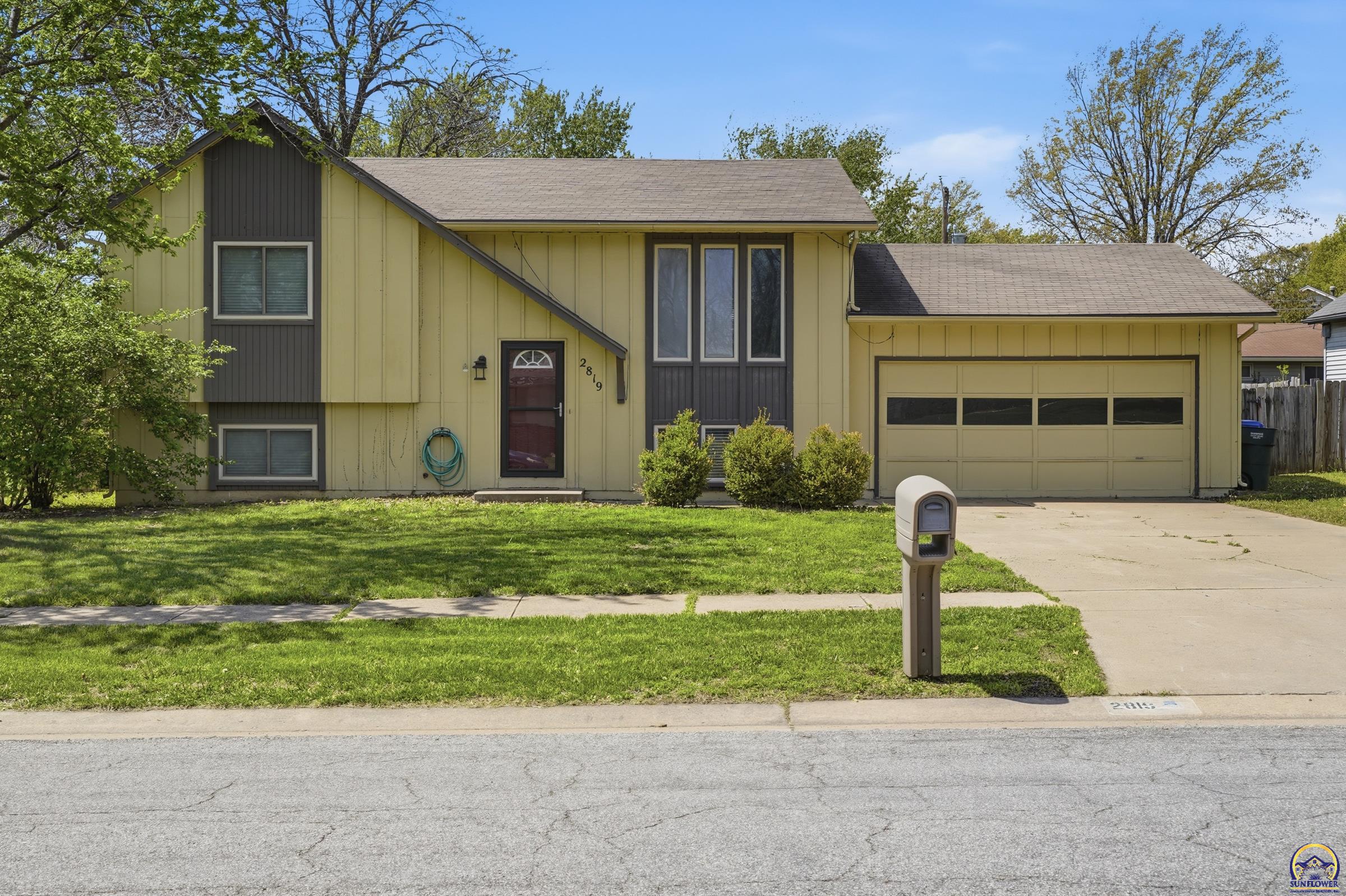 2819 SW Engler CT Topeka Kansas United States, for Sale, residential, Rod Seel, Kirk and Cobb Realtors Inc.