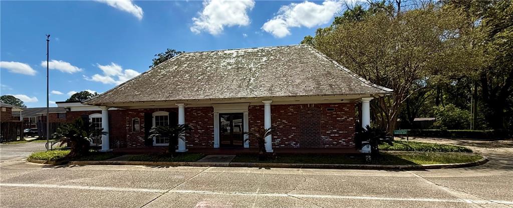 8796 GREENWELL SPRINGS Road Baton Rouge Louisiana United States, for Sale, commercial,  , CASA REAL ESTATE LLC.