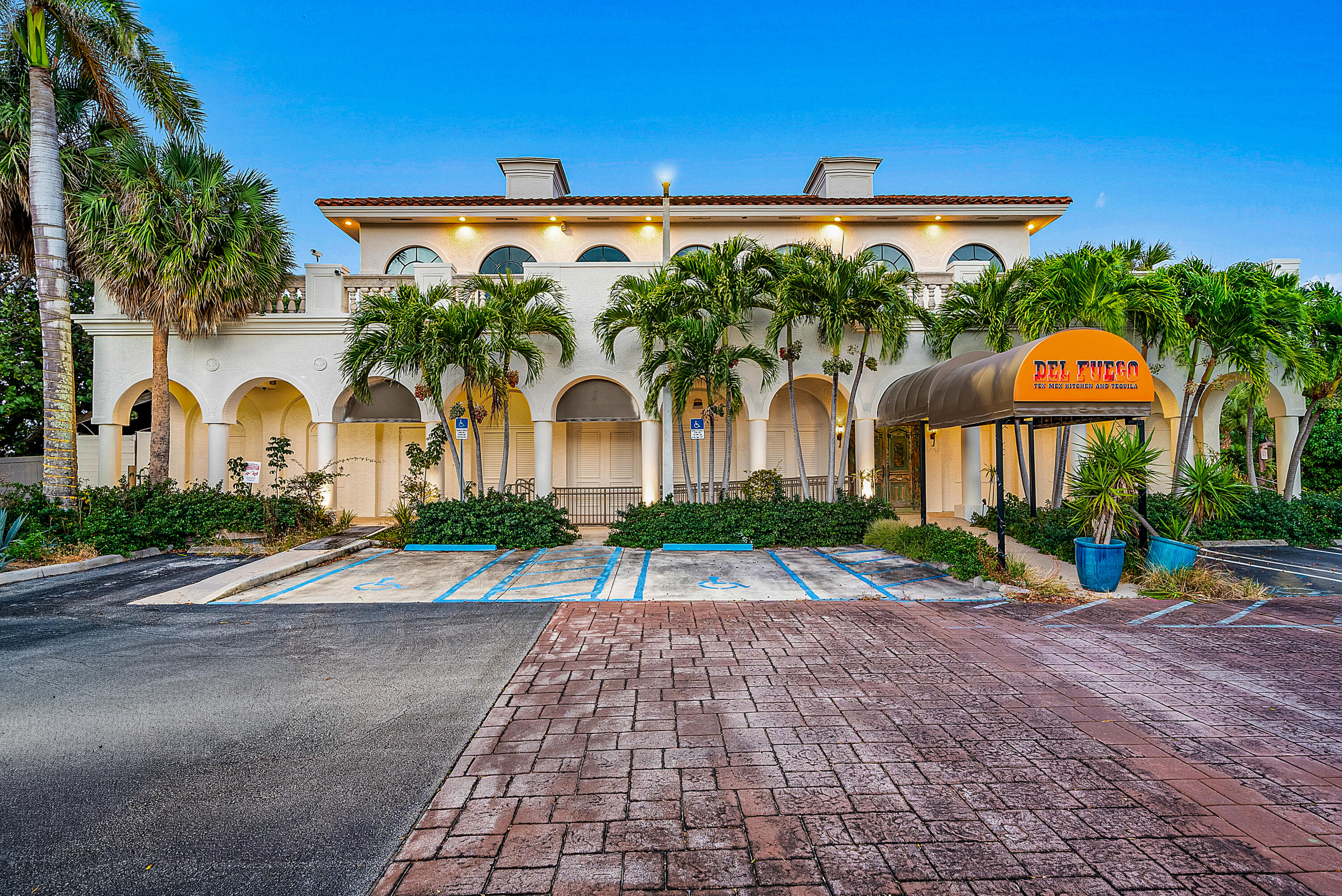 900 E Atlantic Avenue APT 22 Delray Beach Florida United States, for Sale, commercial, Arlene   Toolsie  , Re/Max Direct