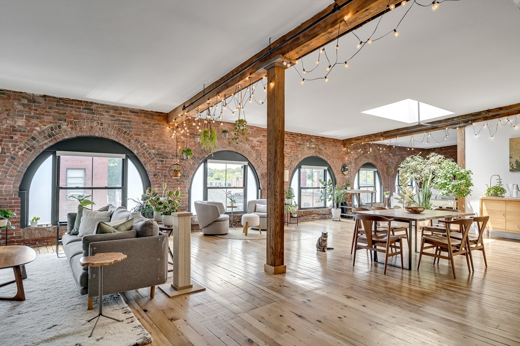 172-178 Green Street  UNIT 12 Boston Massachusetts United States, for Sale, residential, Darcy Bento, South Boston  Realtor Bento Real Estate Group, Bento Real Estate Group, Inc.