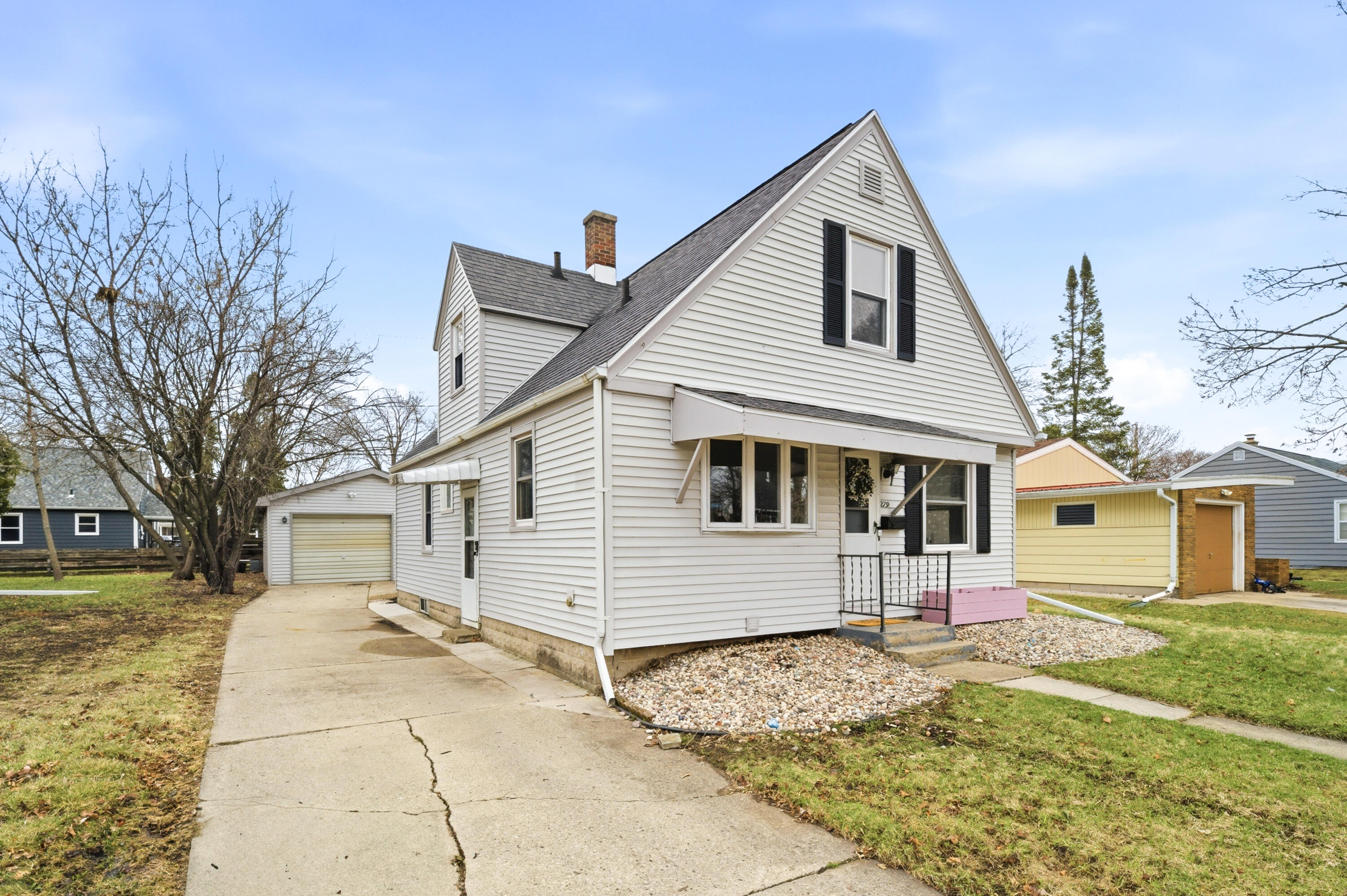 279 Vincent St Fond Du Lac Wisconsin United States, Sale Pending, residential,  , Roberts Homes and Real Estate