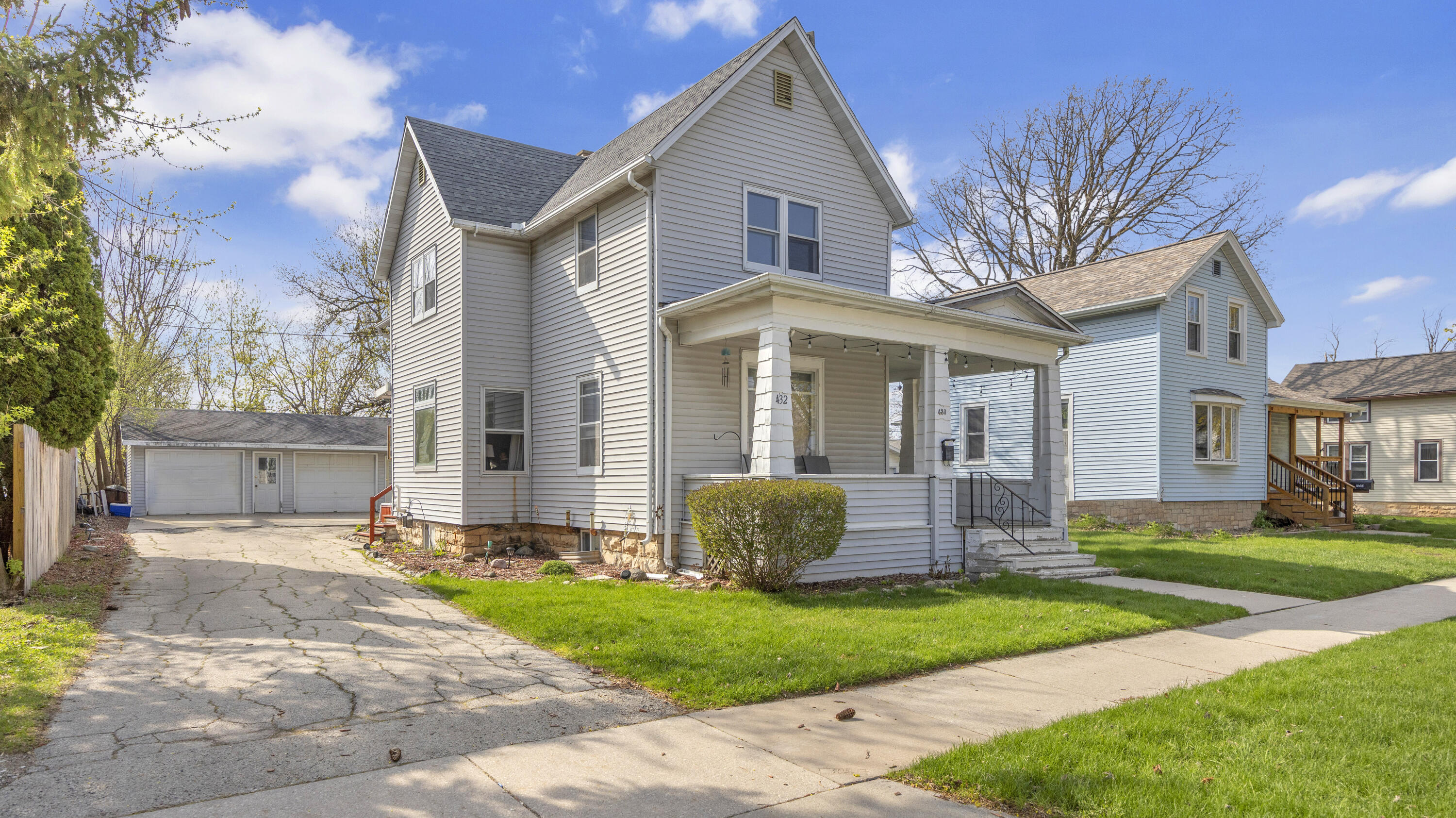 430 Center St Fond Du Lac Wisconsin United States, Sale Pending, commercial,  , Roberts Homes and Real Estate