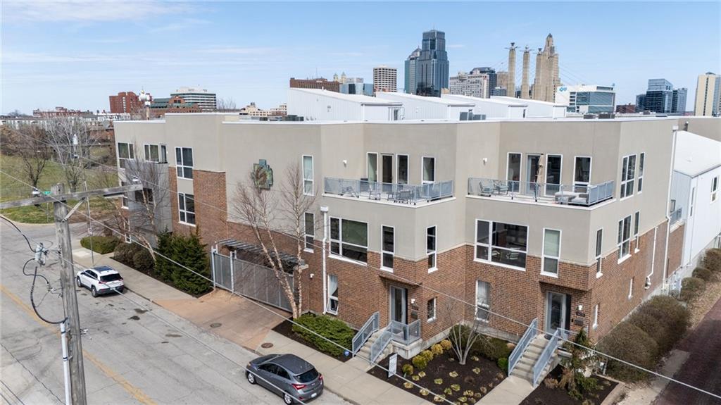 1605 Summit Street Kansas City Missouri United States, for Sale, residential, Crystal Bade, Boveri Realty Group