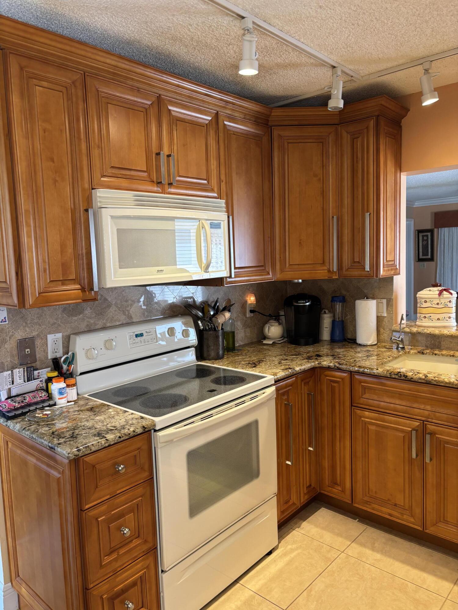 60 Pelican Pointe Drive APT 1020 Delray Beach Florida United States, for Sale, residential, Arlene   Toolsie  , Re/Max Direct