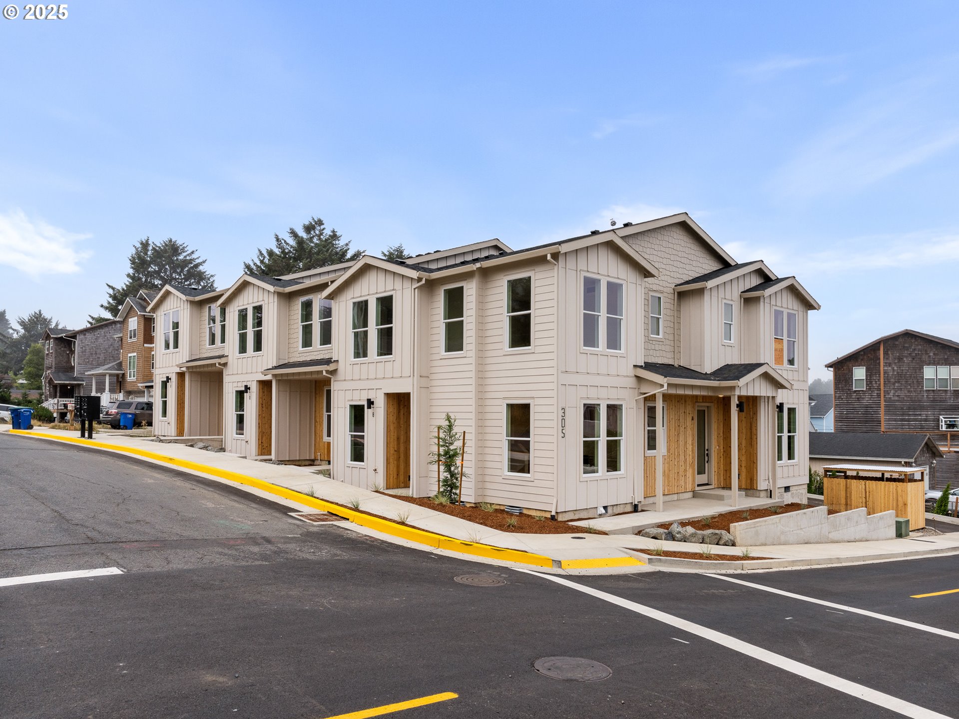 305 SE Jetty AVE APT B Lincolncity Oregon United States, for Sale, residential, Demo Agent, InCom Real Estate - New Demo Office