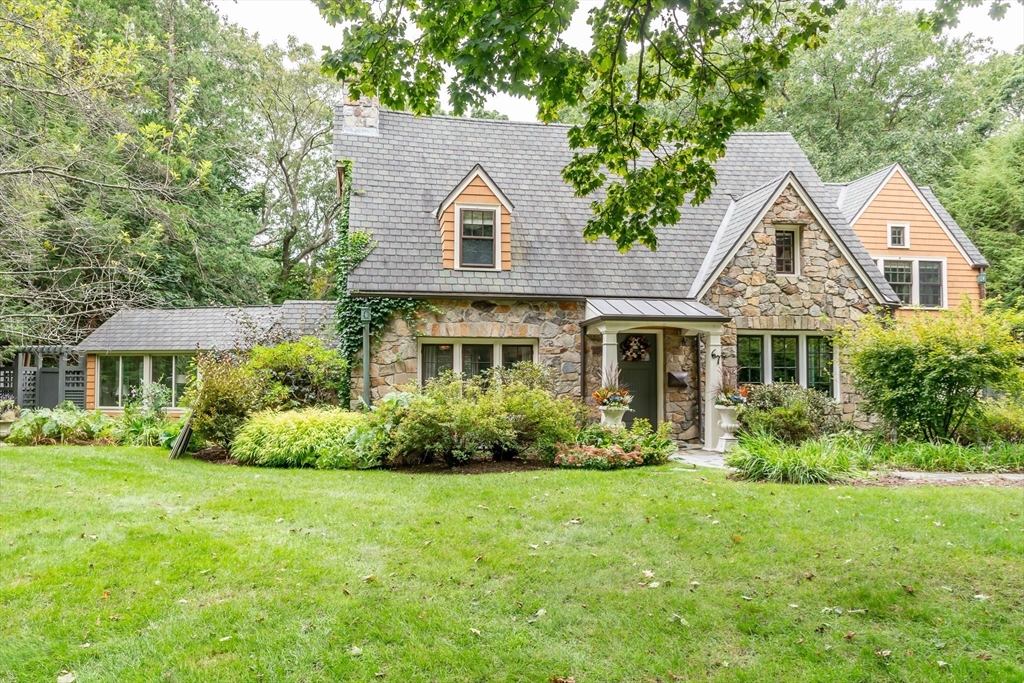 67 Whittier Rd Wellesley Massachusetts United States, for Rent, residential, Danielle Comella, Douglas Elliman Real Estate