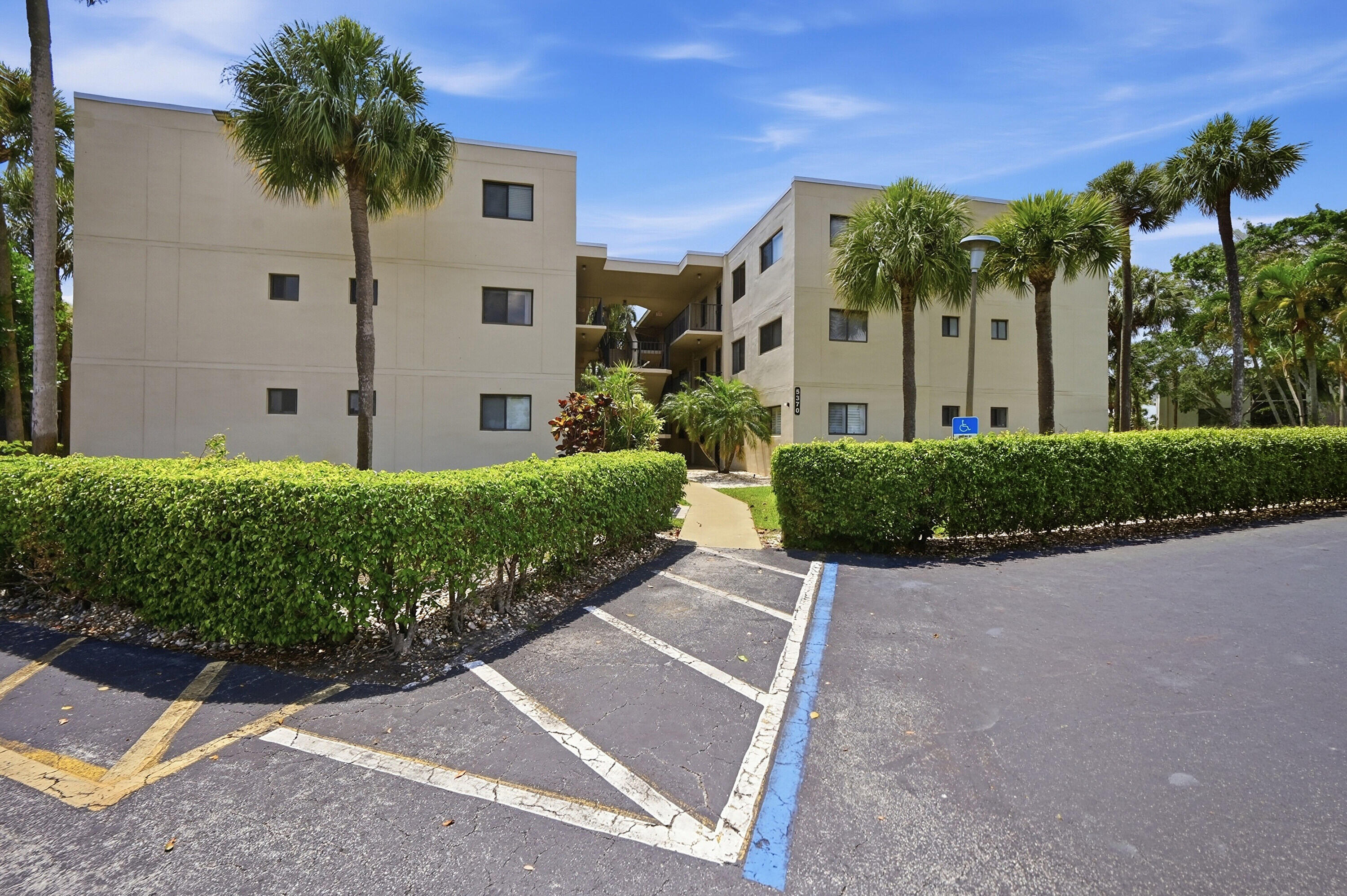 5370 Las Verdes Circle APT 219 Delray Beach Florida United States, for Sale, residential, Arlene   Toolsie  , Re/Max Direct