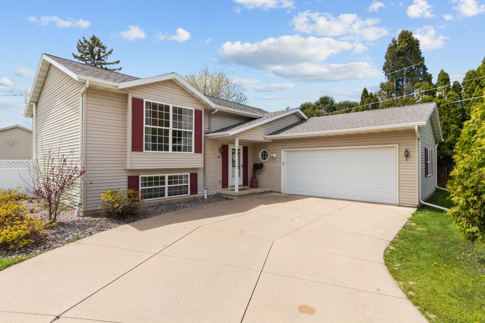 1841 S SEMINOLE Road Appleton Wisconsin United States, for Sale, residential,  , Fireside Realty LLC