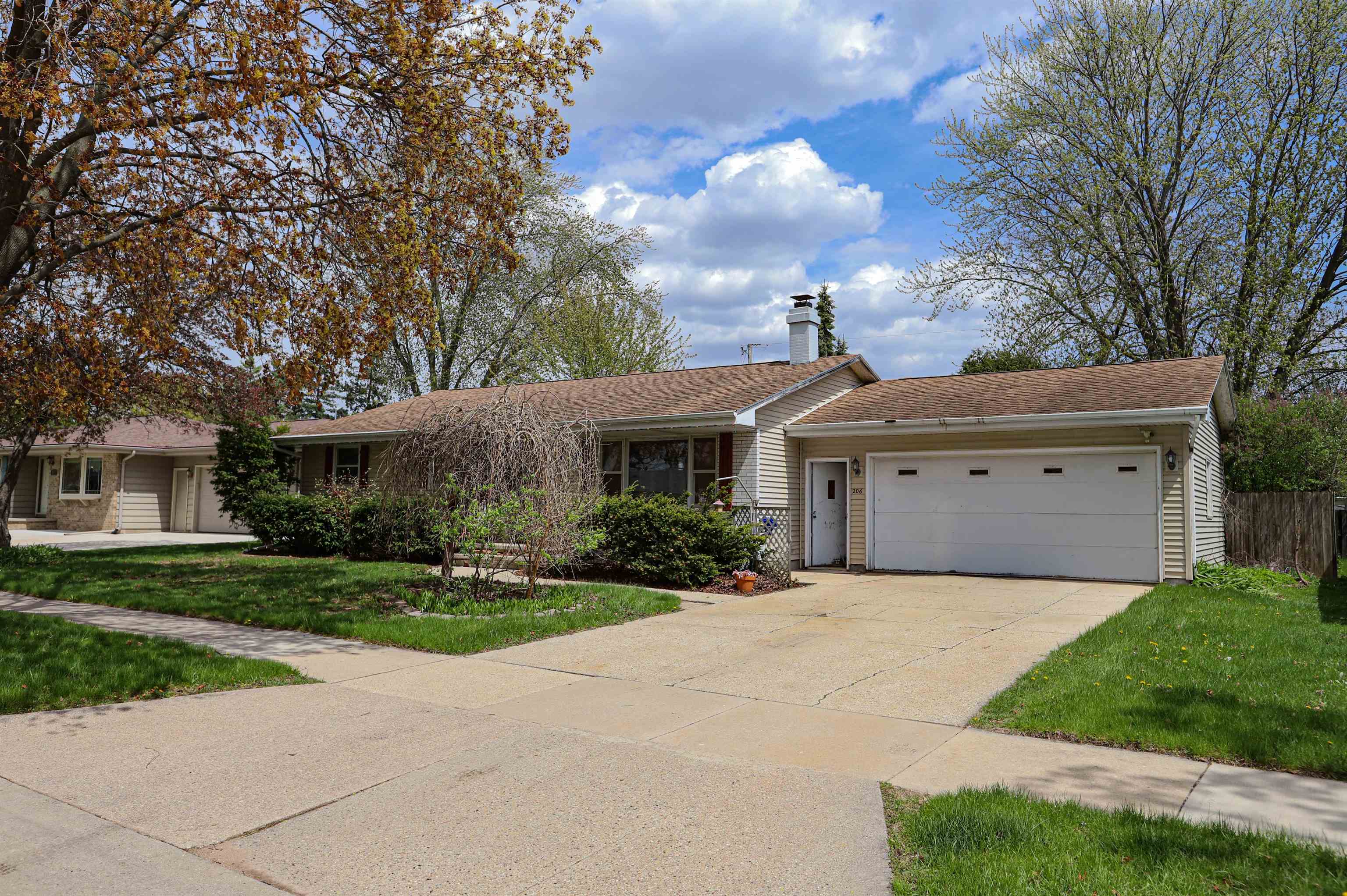 206 S MIDPARK Drive Appleton Wisconsin United States, for Sale, residential,  , Fireside Realty LLC