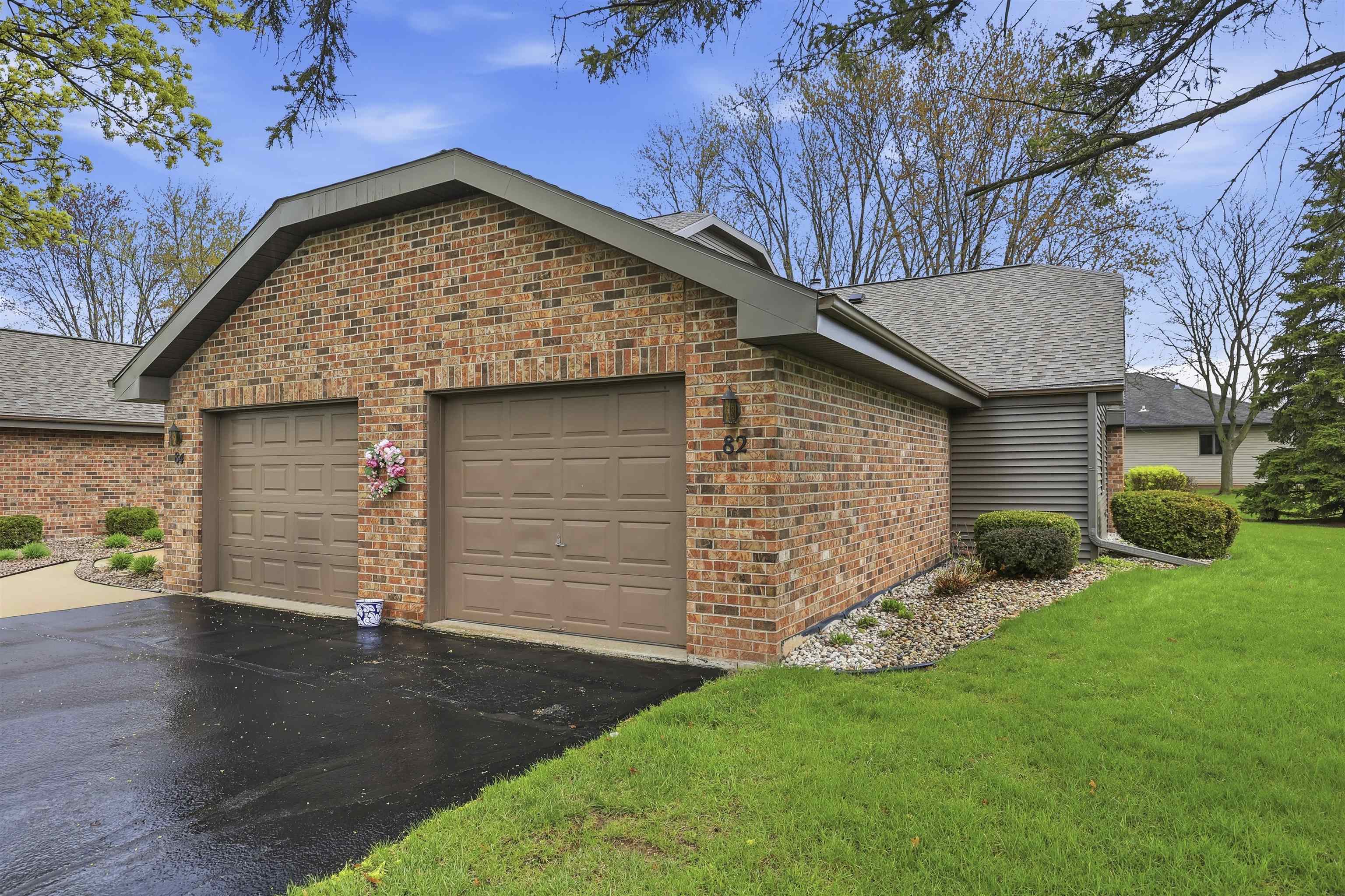 82 SPENCER VILLAGE Court Appleton Wisconsin United States, for Sale, residential,  , Fireside Realty LLC