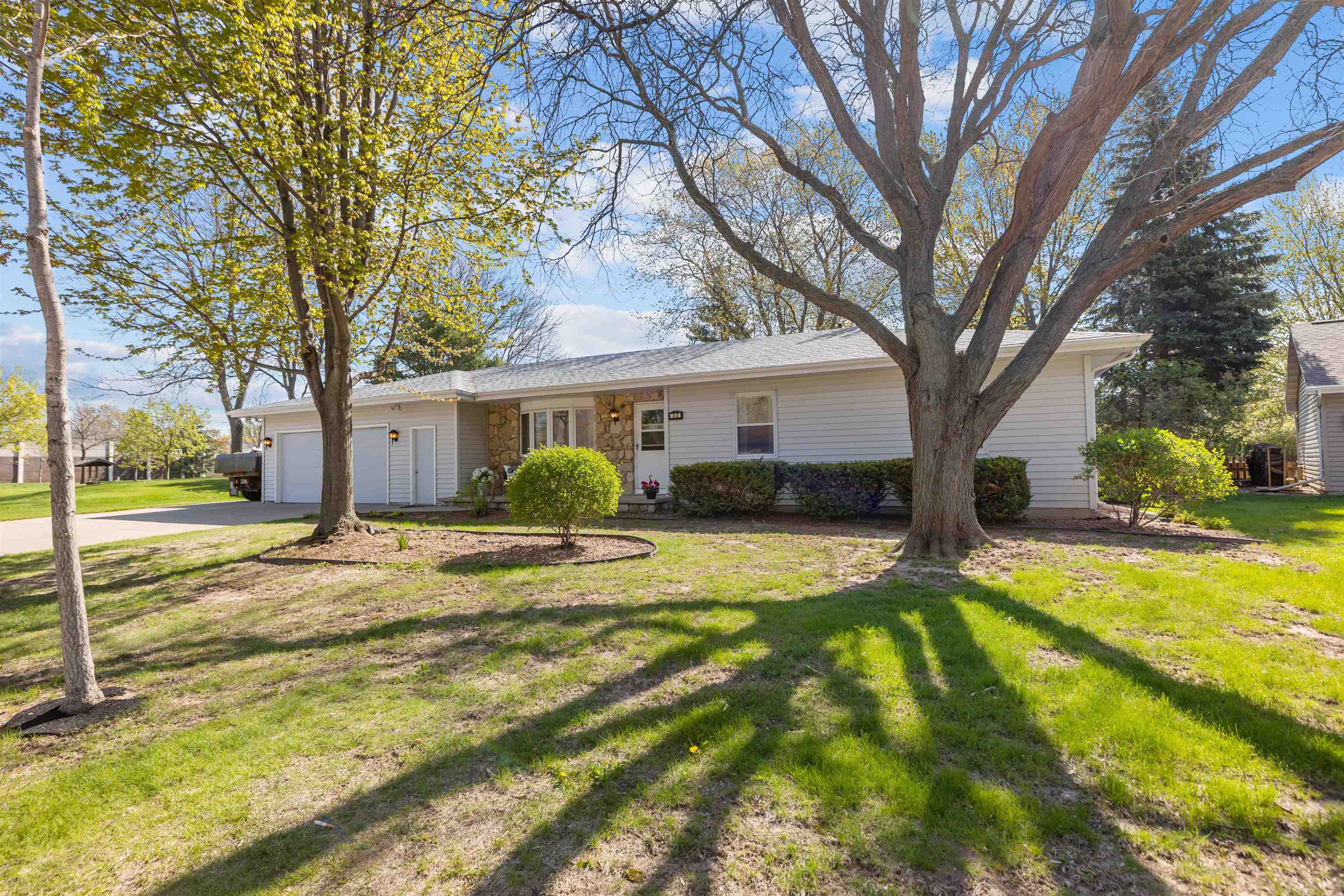 32 THISTLE DOWN Court Appleton Wisconsin United States, for Sale, residential,  , Fireside Realty LLC