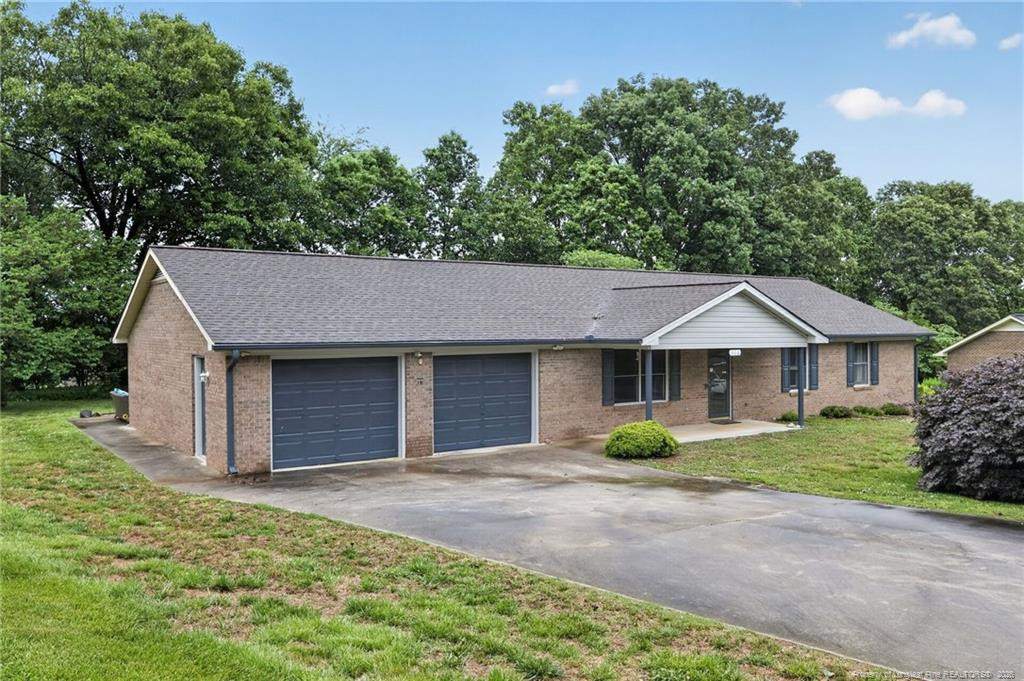 316 Christine Court Winston Salem North Carolina United States, for Sale, residential,  , The Headley Group Realty
