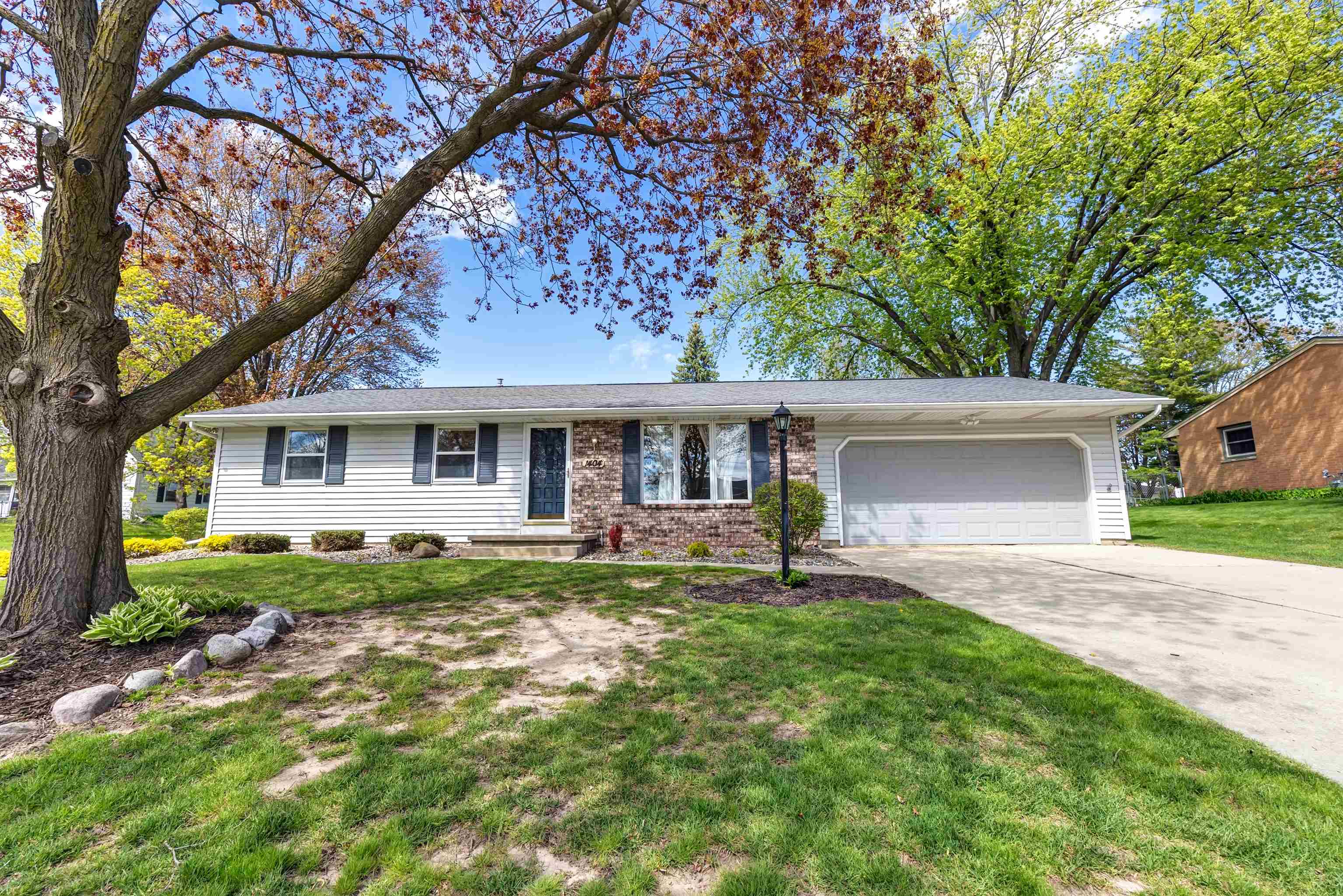 1404 CORMIER Road Green Bay Wisconsin United States, for Sale, residential,  , Fireside Realty LLC