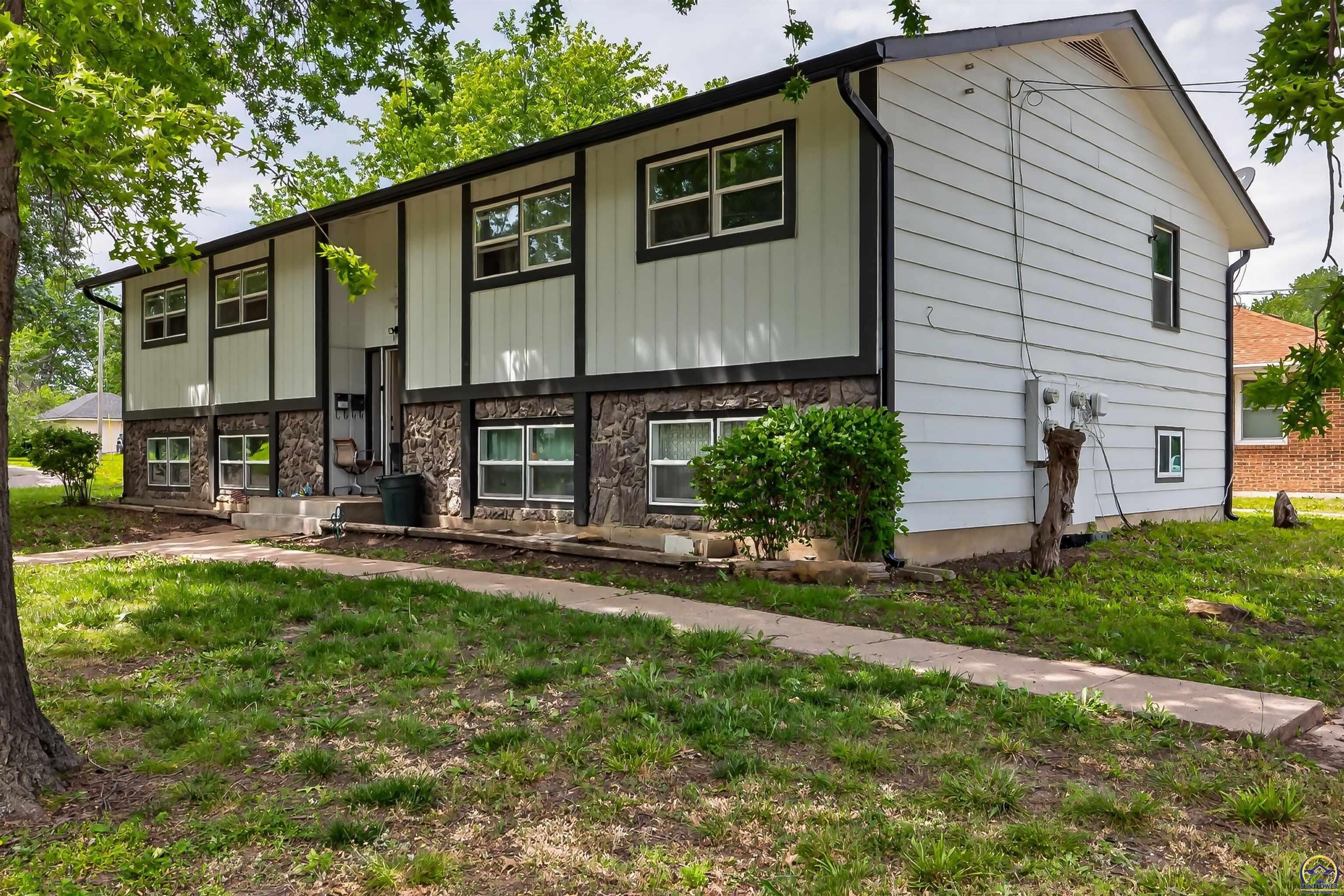 1192 SW Hillsdale ST Topeka Kansas United States, for Sale, residential, Rod Seel, Kirk and Cobb Realtors Inc.