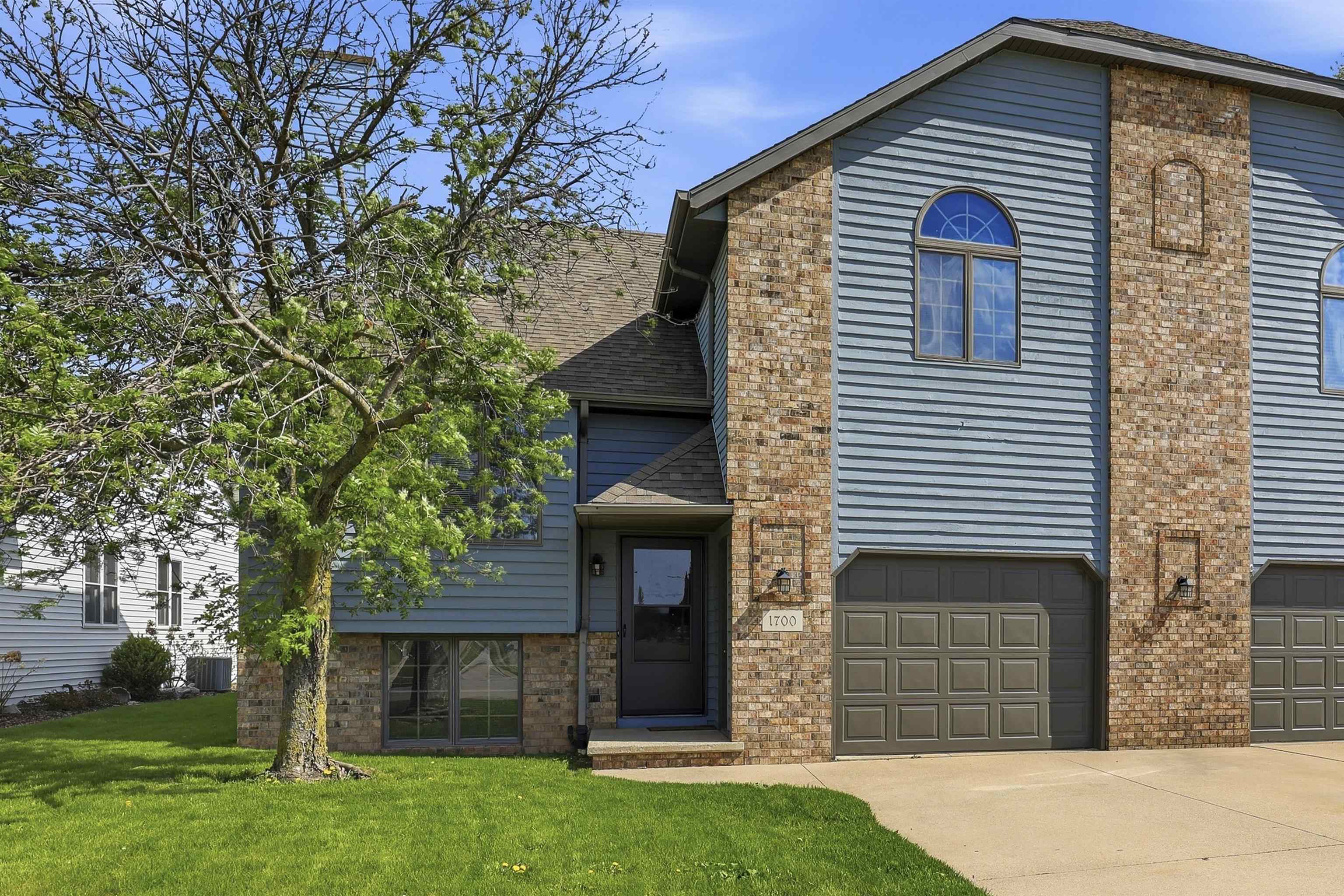 1700 E TRACIA Lane Appleton Wisconsin United States, for Sale, residential,  , Fireside Realty LLC