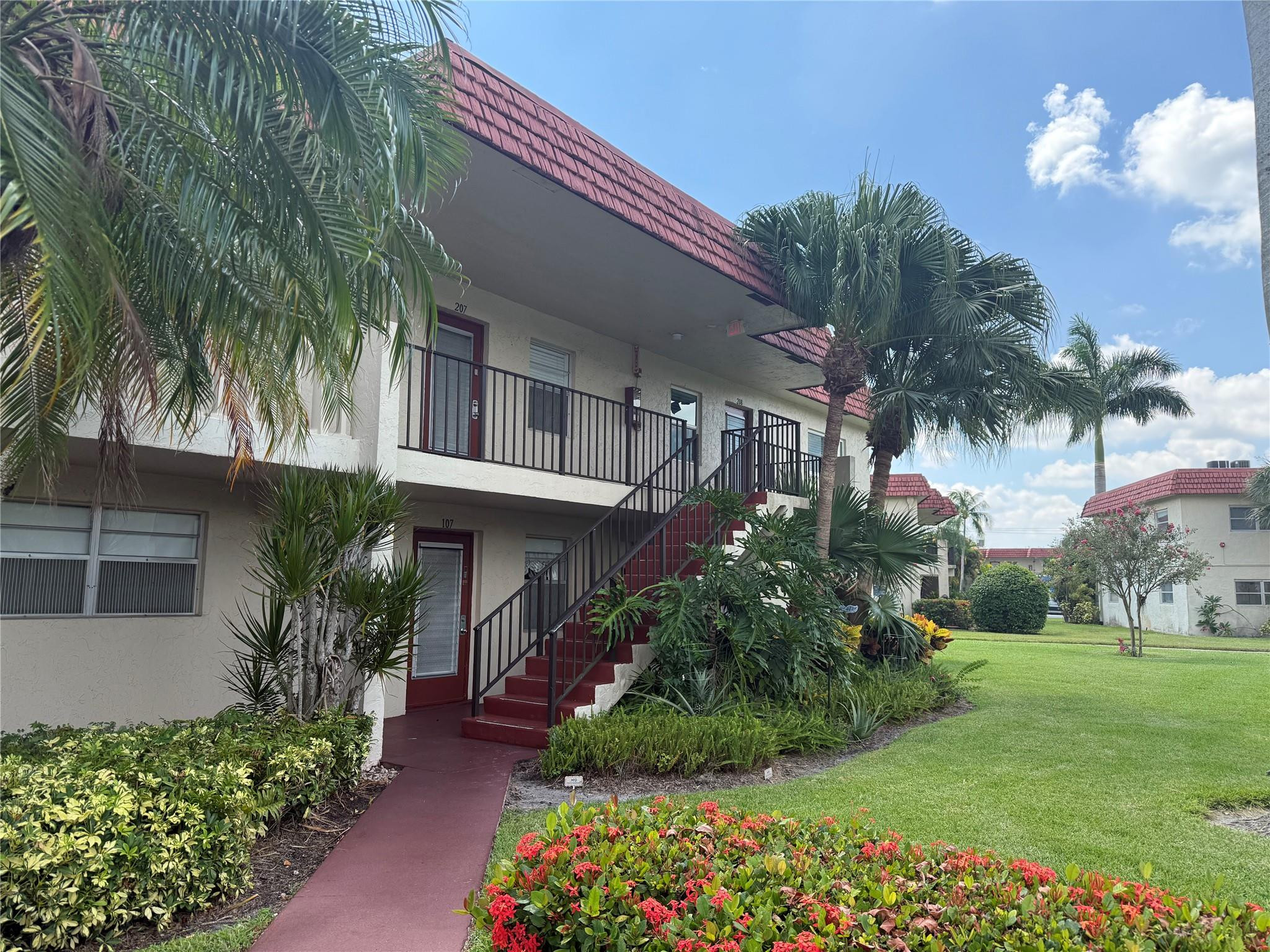 32 Abbey Lane APT 207 Delray Beach Florida United States, for Rent, residential, Arlene   Toolsie  , Re/Max Direct