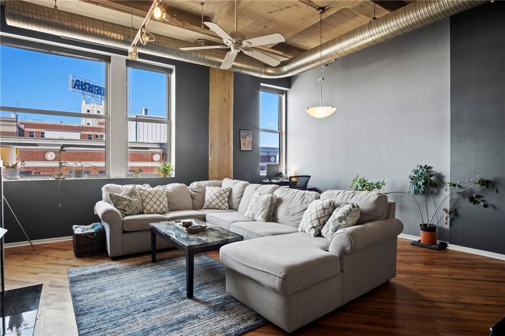 2107 Grand Boulevard APT 603 Kansas City Missouri United States, for Sale, residential, Crystal Bade, Boveri Realty Group