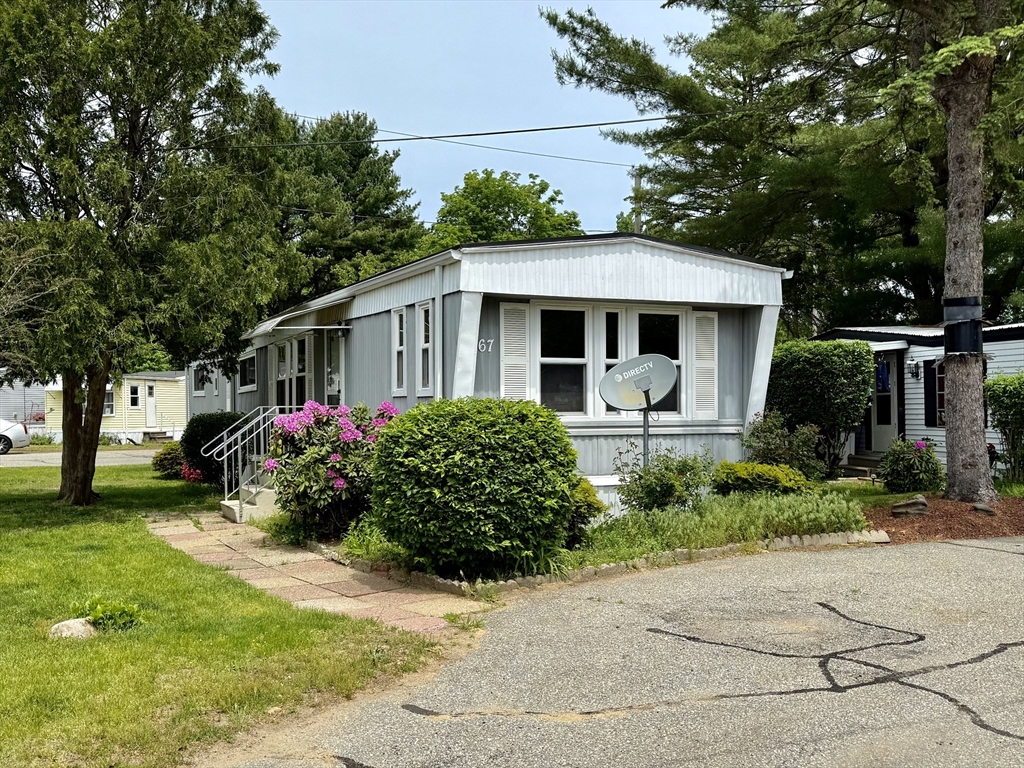 735 Memorial Dr  UNIT 67 Chicopee Massachusetts United States, Sale Pending, residential,  , Media Realty Group Inc.