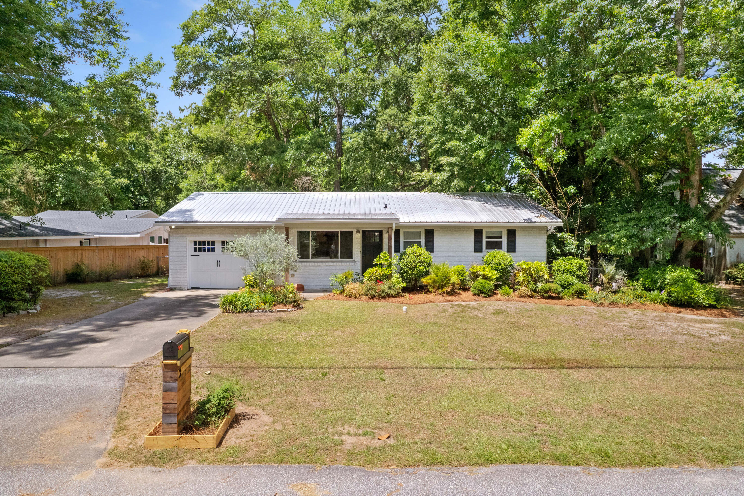 3 Argonne Street Charleston South Carolina United States, Sale Pending, residential, Bobbie  Rose, Keller Williams Realty Charleston/West Ashley