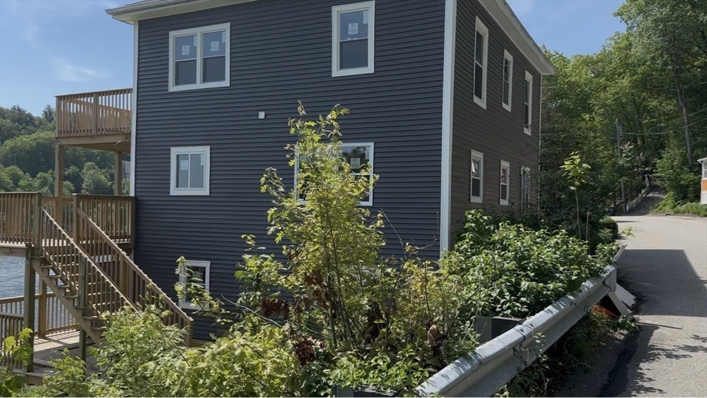 190 Grove St Clinton Massachusetts United States, Sale Pending, residential, , HouZingo