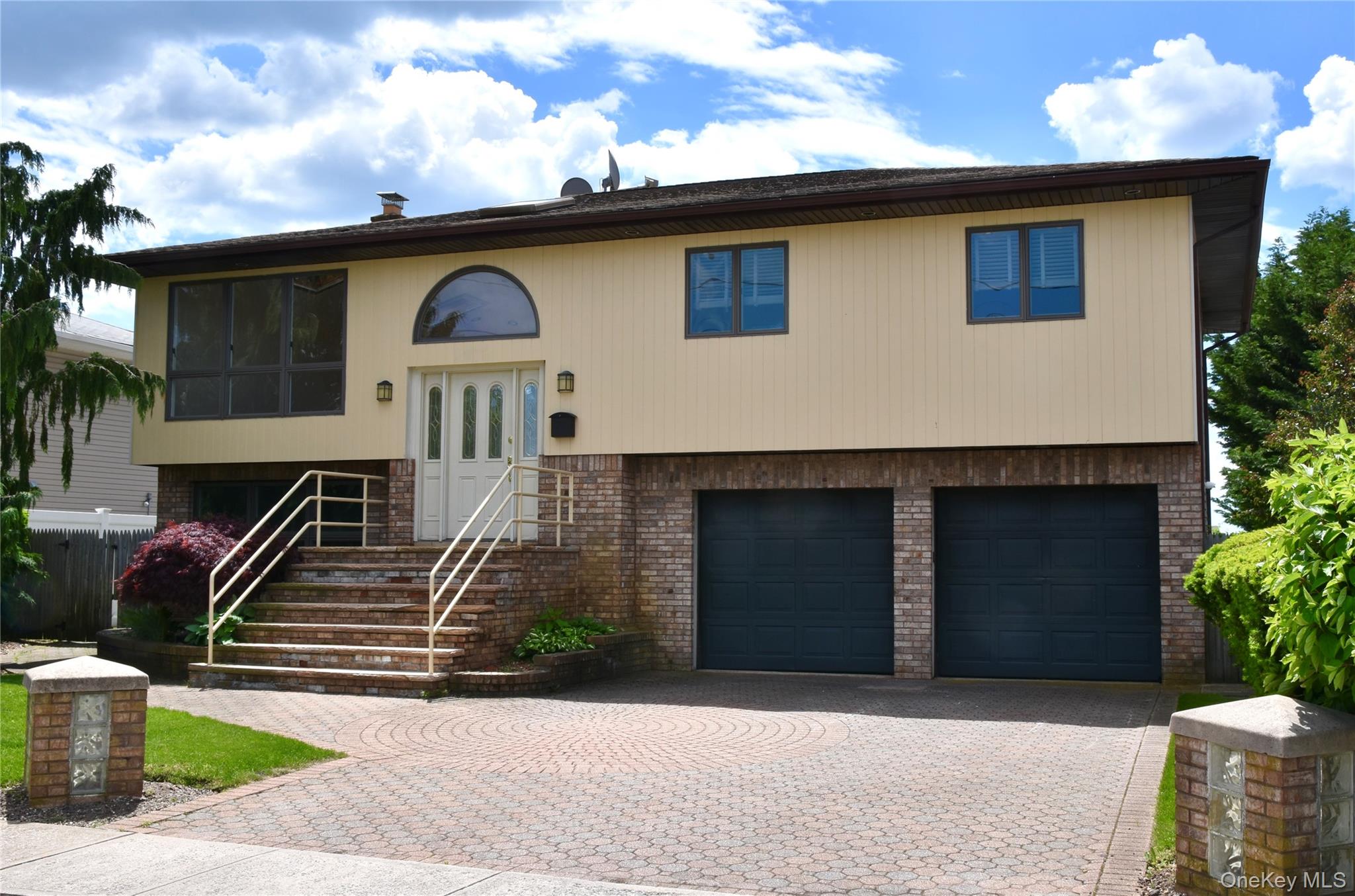 2977 Charlotte Drive Merrick New York United States, for Sale, residential, Christopher Andron, ANDRON REALTY GROUP