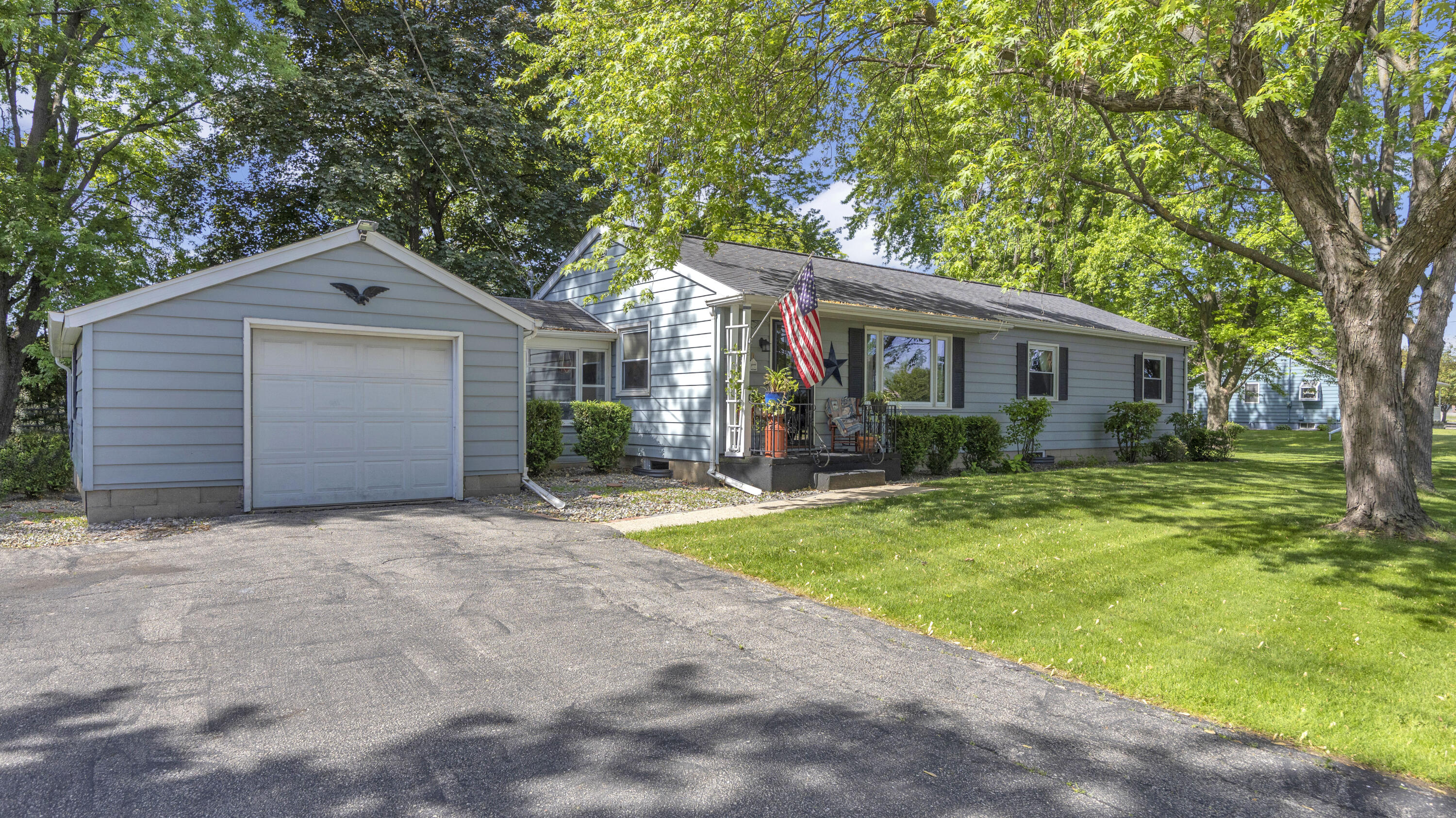 860 Forest Ave Fond Du Lac Wisconsin United States, Sale Pending, residential, , Roberts Homes and Real Estate